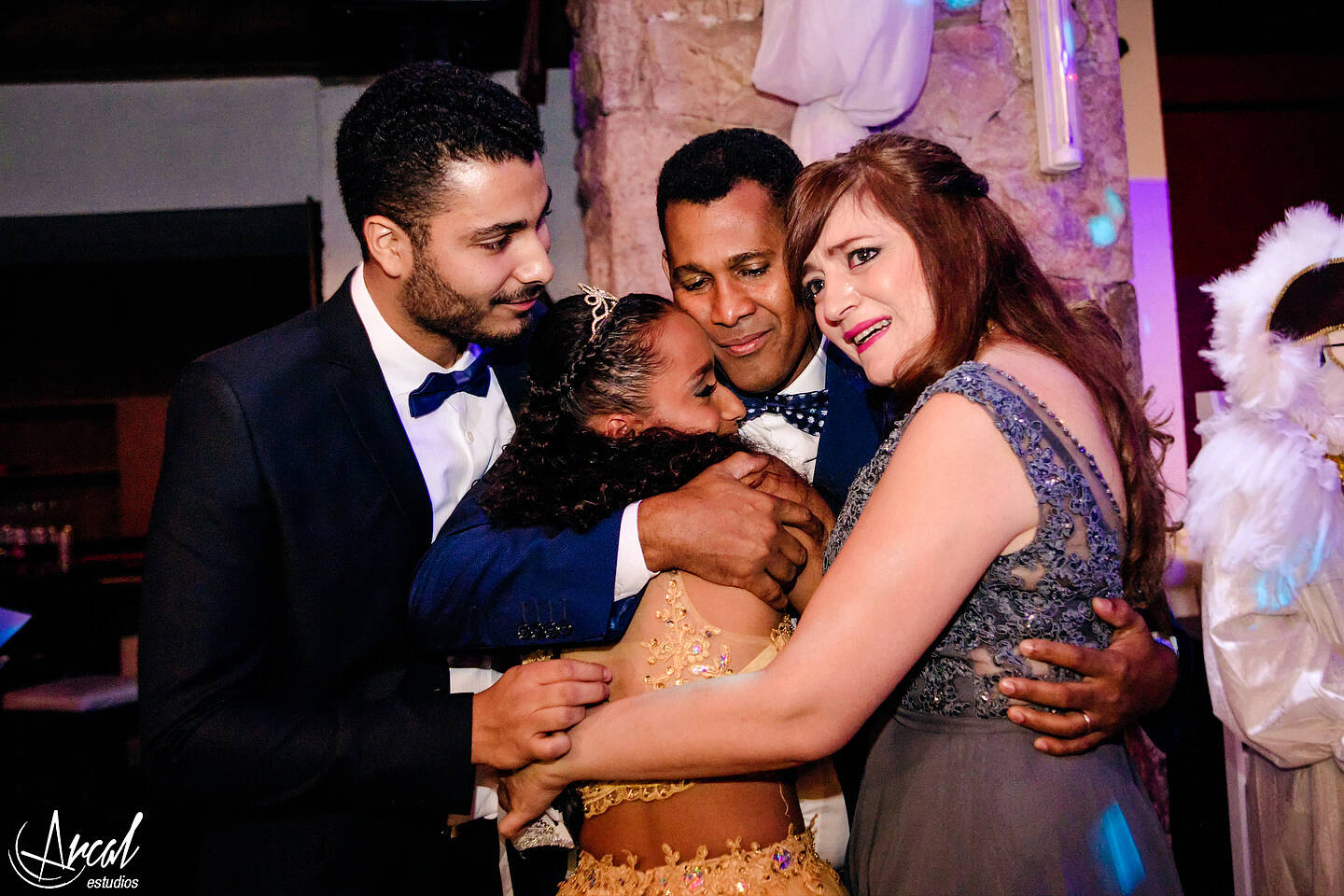 107-angi-vasquez-salo-n-stakel-jean-carlos-en-vivo-rafael-nun-ez-quincean-era-hostel-onas-arcal-estudios-photography-fifteens