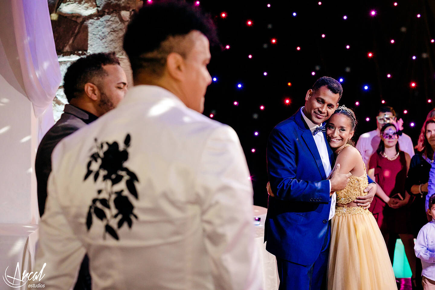 111-angi-vasquez-salo-n-stakel-jean-carlos-en-vivo-rafael-nun-ez-quincean-era-hostel-onas-arcal-estudios-photography-fifteens