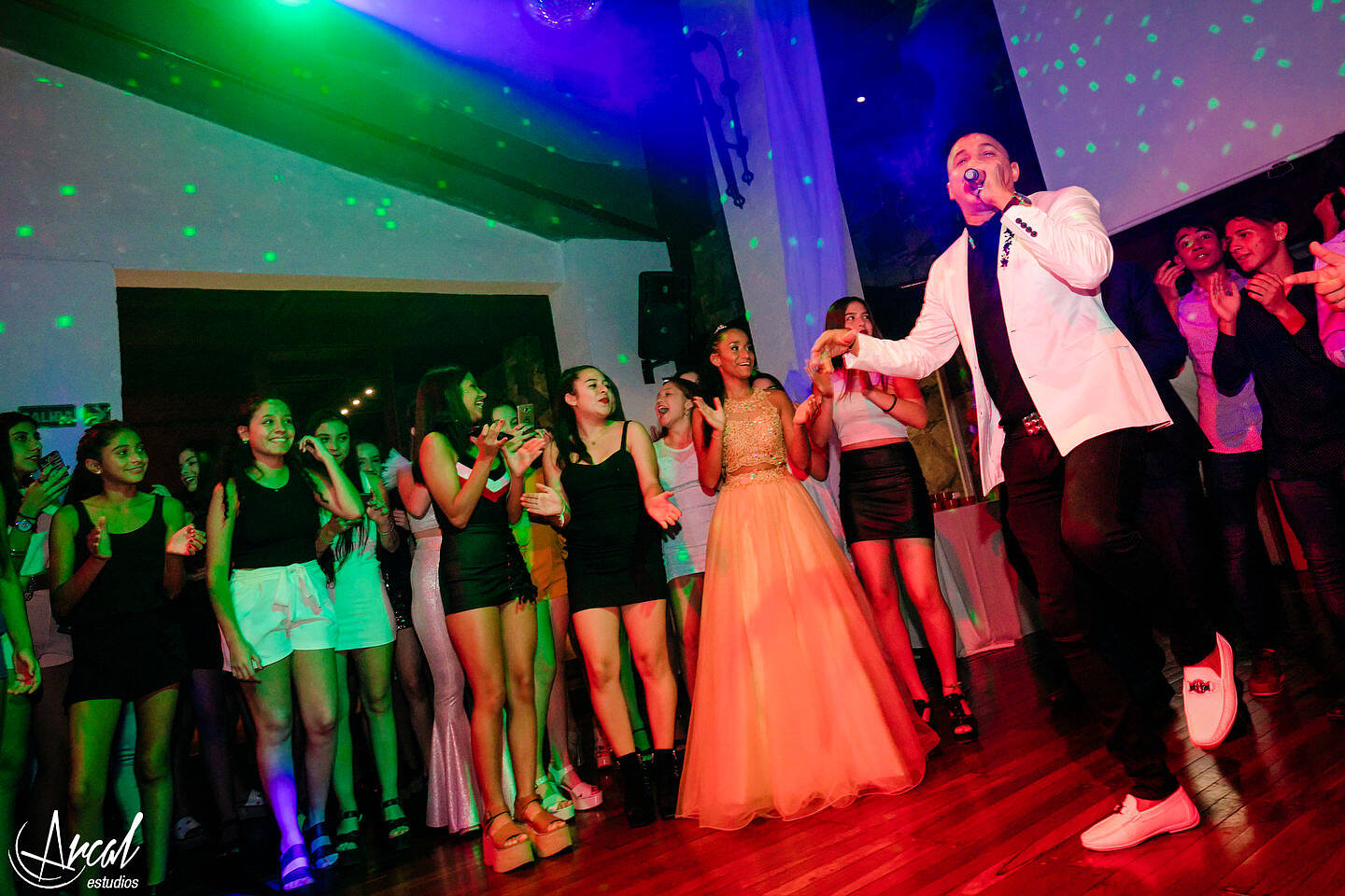 184-angi-vasquez-salo-n-stakel-jean-carlos-en-vivo-rafael-nun-ez-quincean-era-hostel-onas-arcal-estudios-photography-fifteens