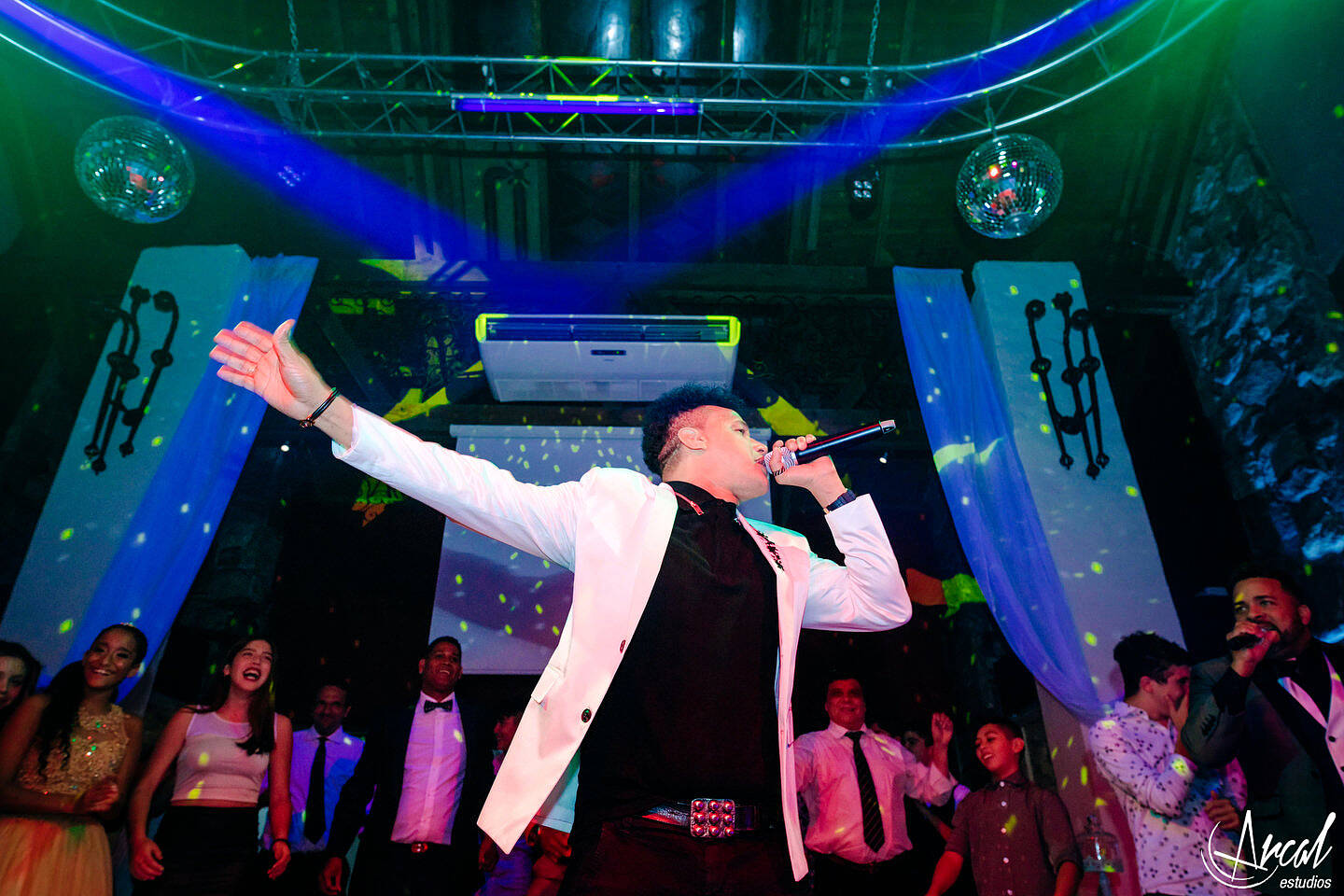 189-angi-vasquez-salo-n-stakel-jean-carlos-en-vivo-rafael-nun-ez-quincean-era-hostel-onas-arcal-estudios-photography-fifteens