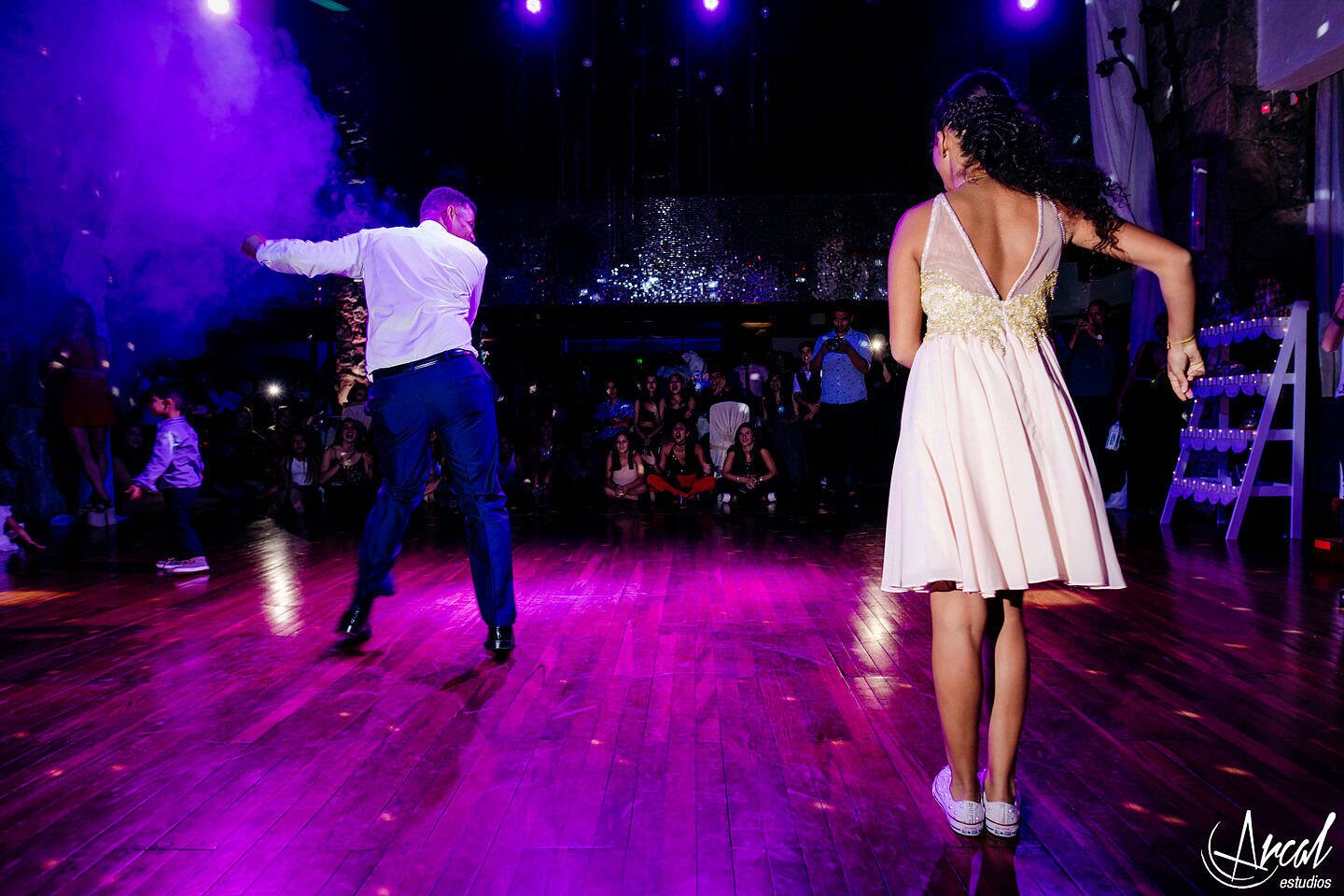 209-angi-vasquez-salo-n-stakel-jean-carlos-en-vivo-rafael-nun-ez-quincean-era-hostel-onas-arcal-estudios-photography-fifteens