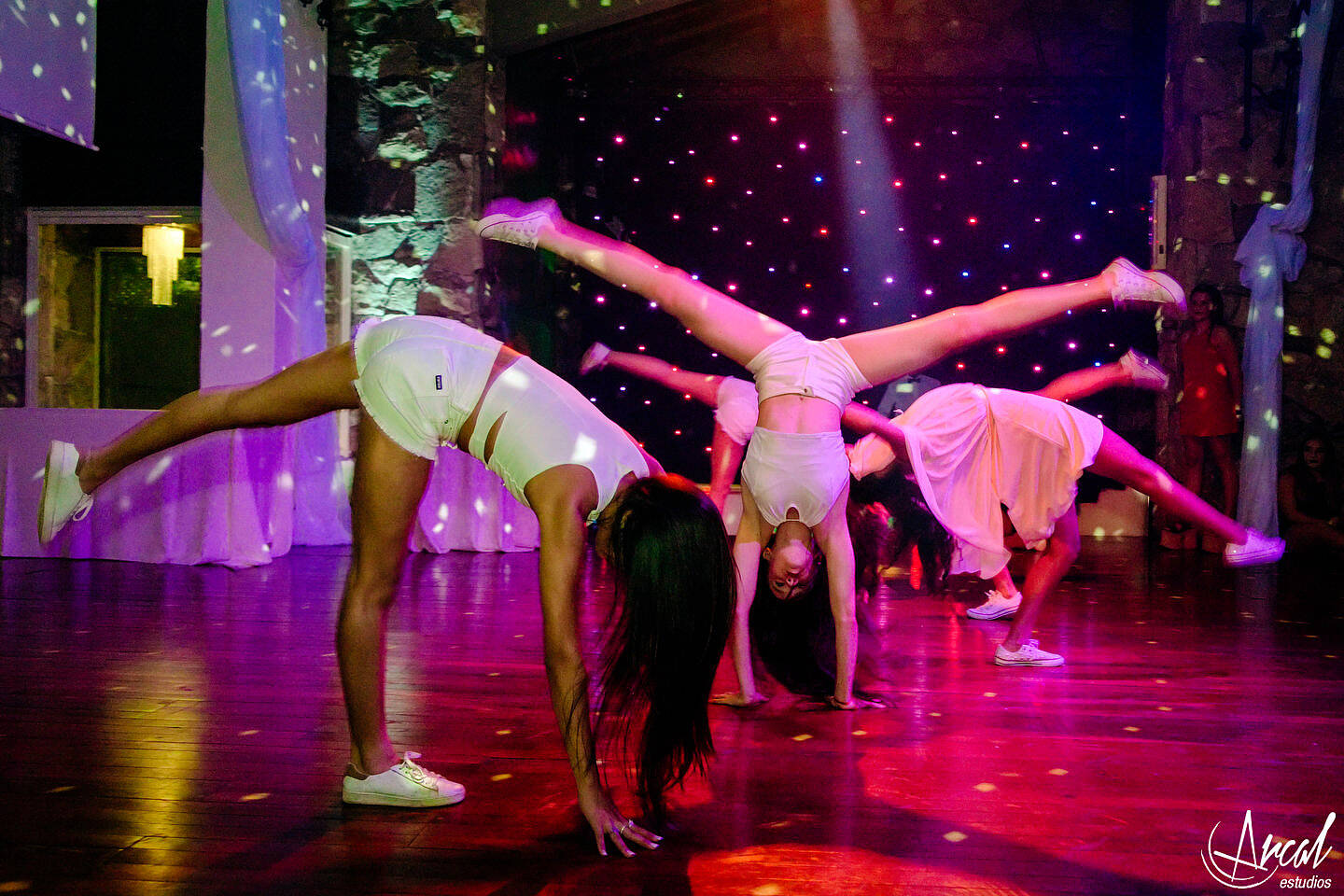 226-angi-vasquez-salo-n-stakel-jean-carlos-en-vivo-rafael-nun-ez-quincean-era-hostel-onas-arcal-estudios-photography-fifteens