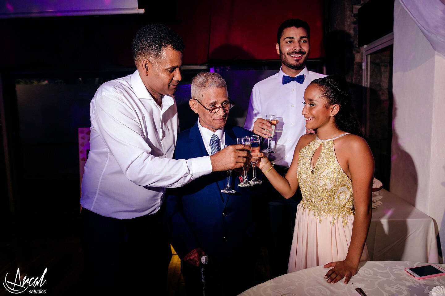 306-angi-vasquez-salo-n-stakel-jean-carlos-en-vivo-rafael-nun-ez-quincean-era-hostel-onas-arcal-estudios-photography-fifteens