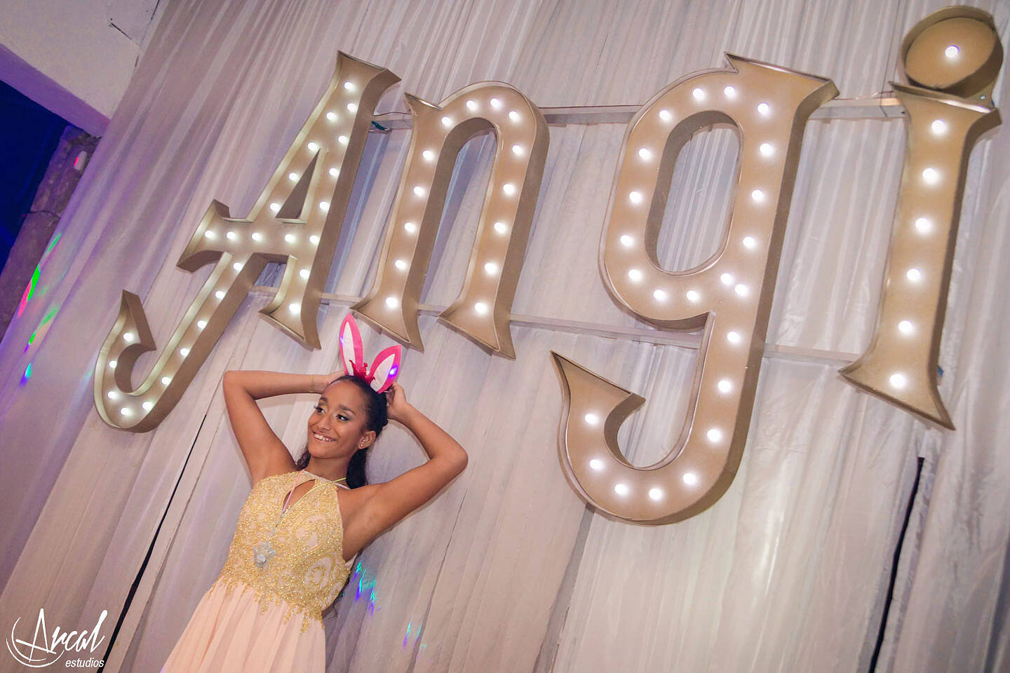 428-angi-vasquez-salo-n-stakel-jean-carlos-en-vivo-rafael-nun-ez-quincean-era-hostel-onas-arcal-estudios-photography-fifteens