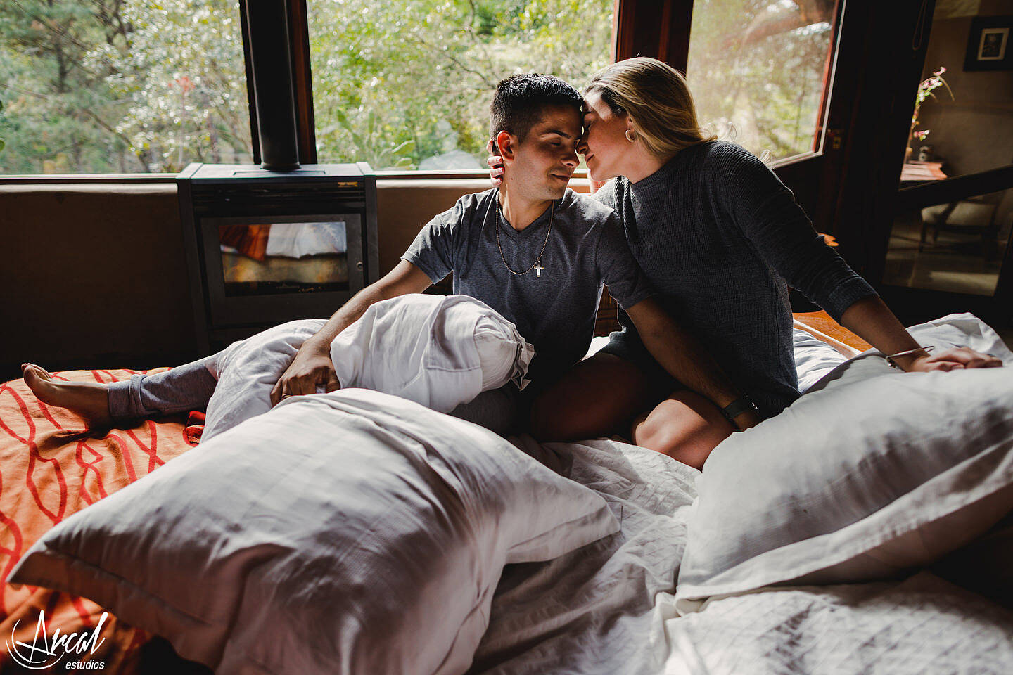 028-brenda-y-carlos-produccion-fotografica-sesion-de-pre-boda-novios-en-caban-as-la-anita-la-anita-loft-83659