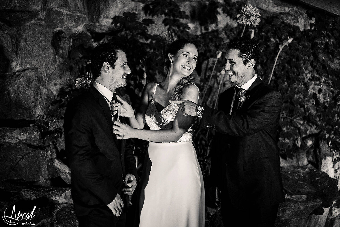 017-emilia-y-josue-fotos-de-boda-vestido-de-novia-san-isidro-apart-carlos-paz-salon-campo-del-carmen-alta-gracia-87004