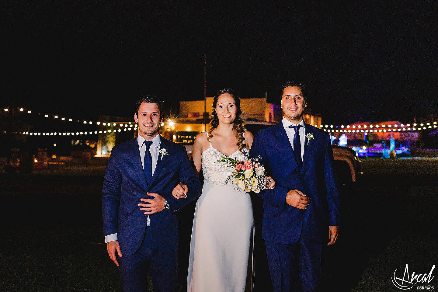 026-emilia-y-josue-fotos-de-boda-vestido-de-novia-san-isidro-apart-carlos-paz-salon-campo-del-carmen-alta-gracia-87004