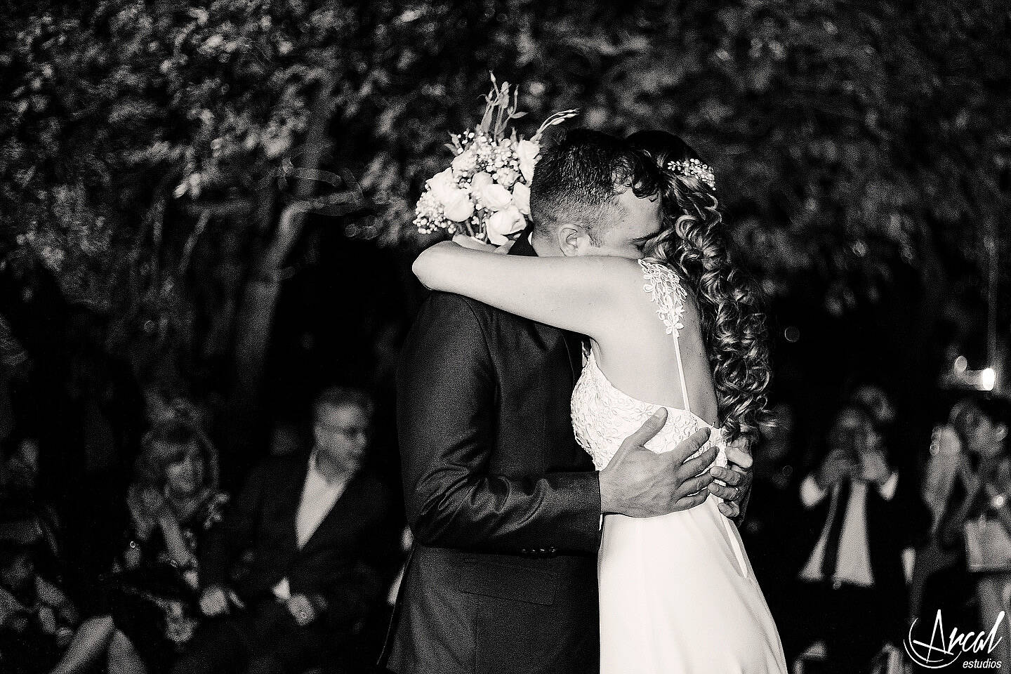 035-emilia-y-josue-fotos-de-boda-vestido-de-novia-san-isidro-apart-carlos-paz-salon-campo-del-carmen-alta-gracia-87004