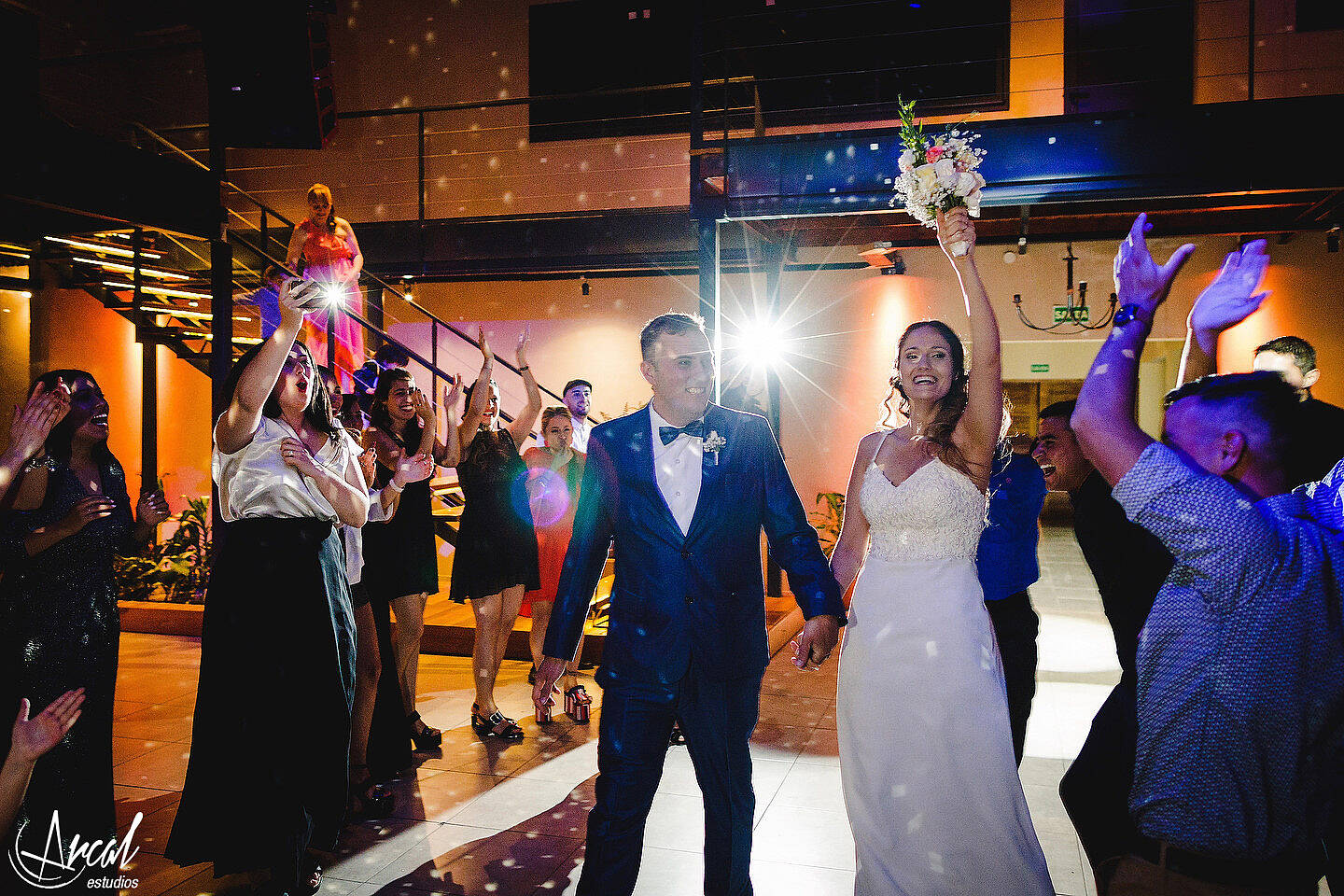 053-emilia-y-josue-fotos-de-boda-vestido-de-novia-san-isidro-apart-carlos-paz-salon-campo-del-carmen-alta-gracia-87004