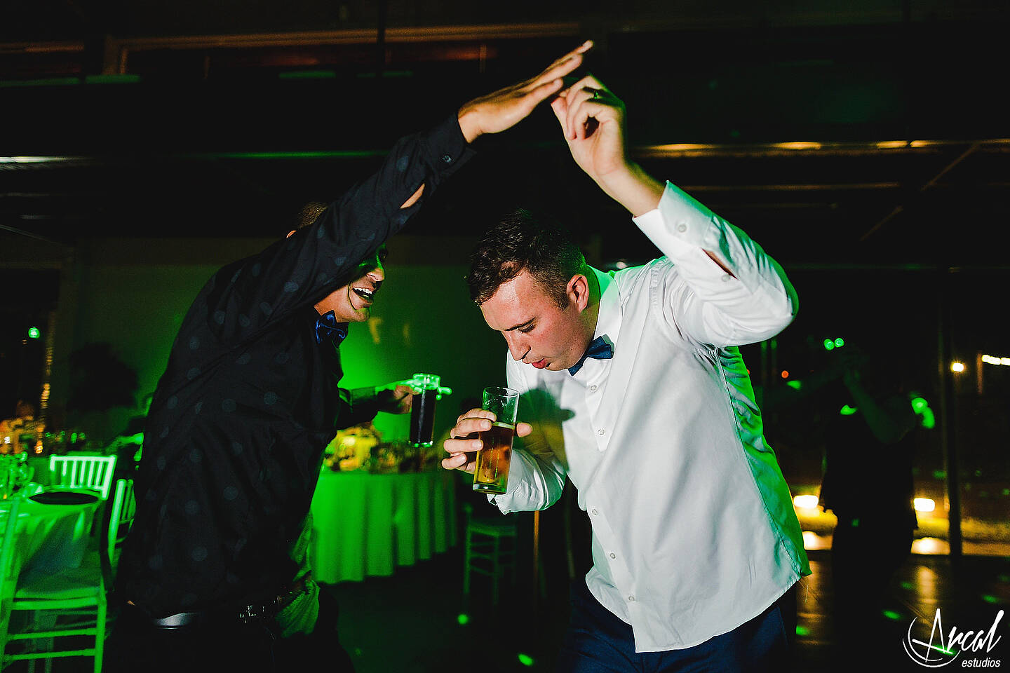 057-emilia-y-josue-fotos-de-boda-vestido-de-novia-san-isidro-apart-carlos-paz-salon-campo-del-carmen-alta-gracia-87004