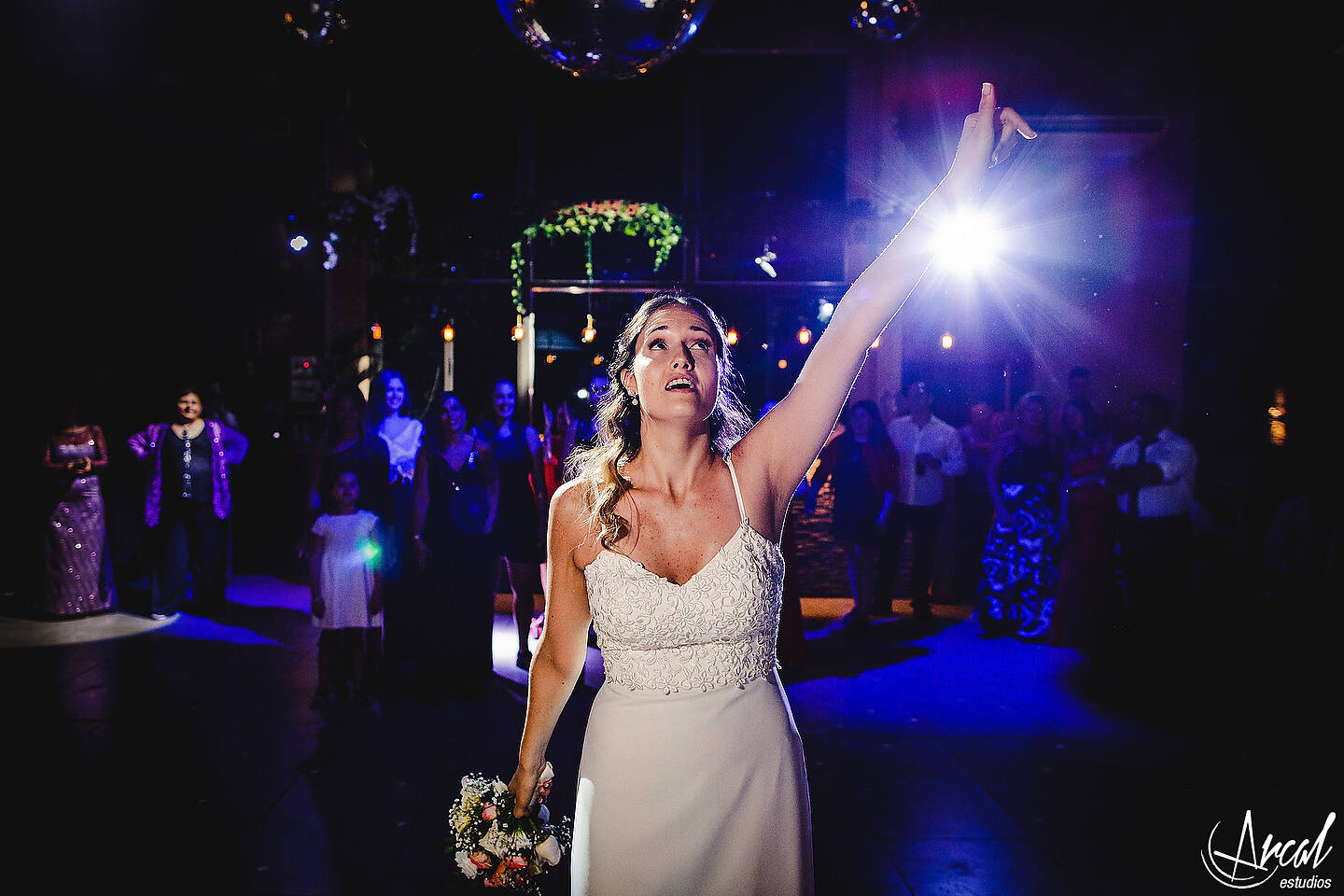 063-emilia-y-josue-fotos-de-boda-vestido-de-novia-san-isidro-apart-carlos-paz-salon-campo-del-carmen-alta-gracia-87004