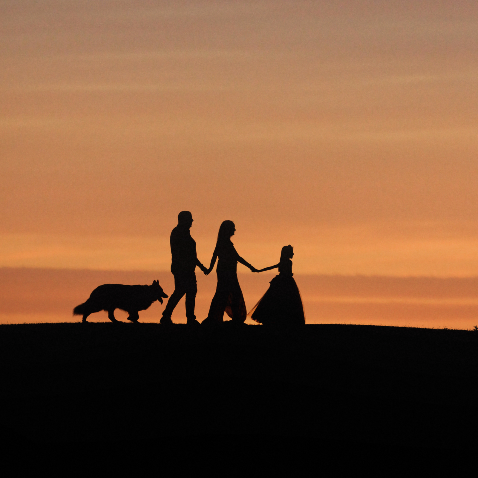 Ñ Fotógrafos  - familias-ts20251220181247847170.png