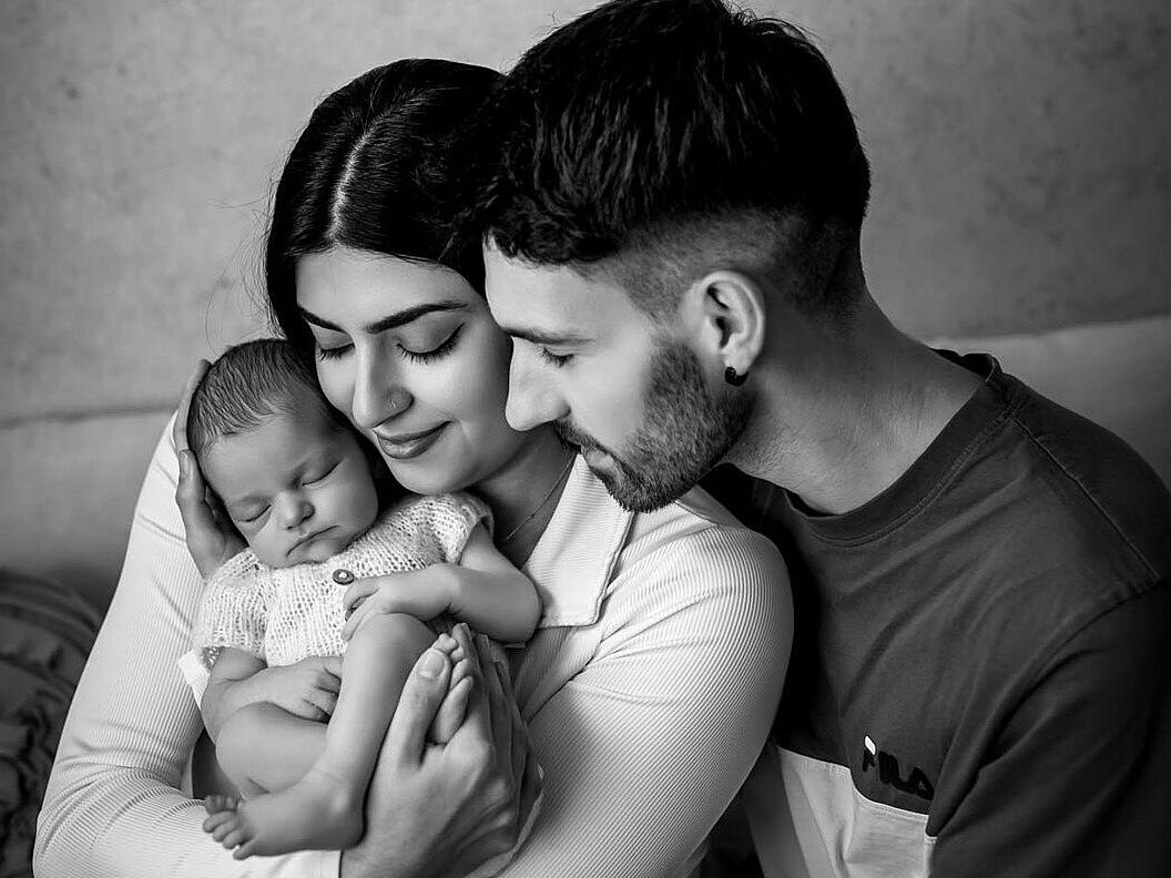 Newborn en familia Sesión de recién nacido en familia