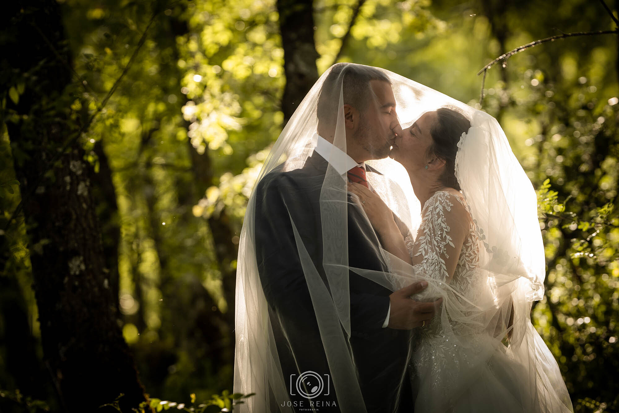 FOTOGRAFO BODAS MADRID FOTOGRAFO BODAS ALCALA FOTOGRAFO BODAS GUADALAJARA REPORTAJE POSTBODA EN SOTO DEL REAL POSTBODA CON CABALLOS-0015