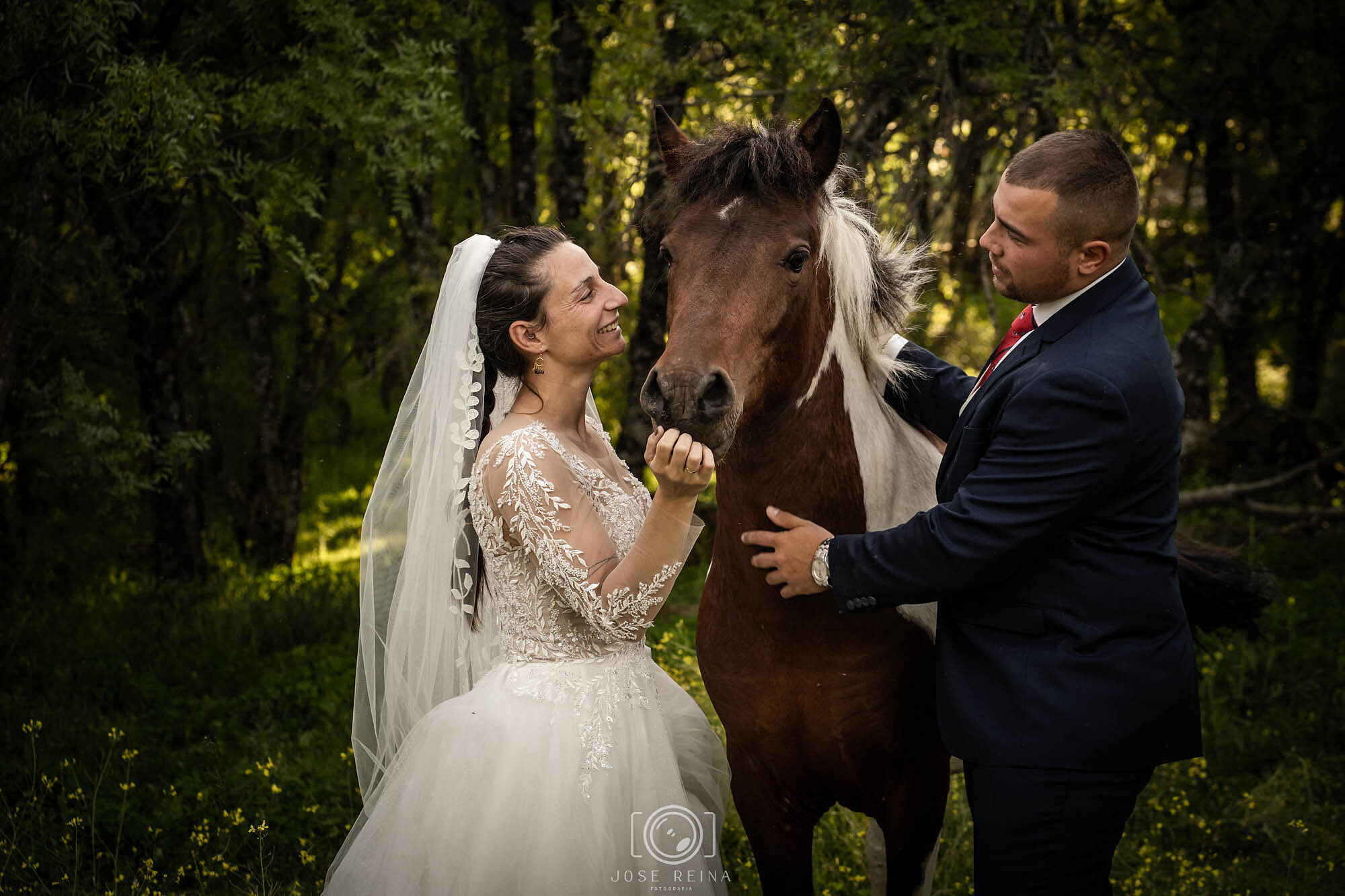 FOTOGRAFO BODAS MADRID FOTOGRAFO BODAS ALCALA FOTOGRAFO BODAS GUADALAJARA REPORTAJE POSTBODA EN SOTO DEL REAL POSTBODA CON CABALLOS-0023