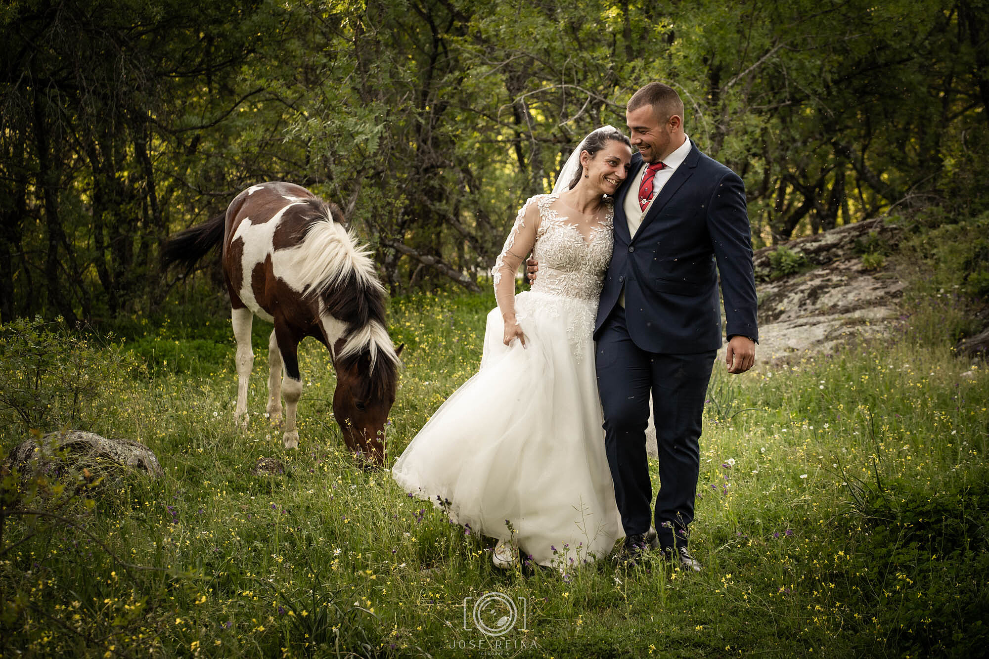 FOTOGRAFO BODAS MADRID FOTOGRAFO BODAS ALCALA FOTOGRAFO BODAS GUADALAJARA REPORTAJE POSTBODA EN SOTO DEL REAL POSTBODA CON CABALLOS-0025
