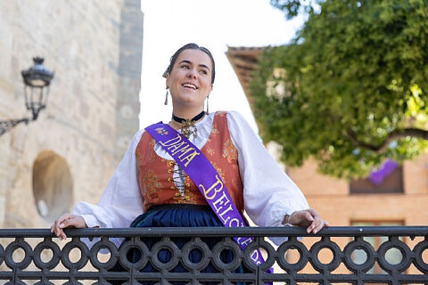 JULIA DAMA FIESTAS 2026