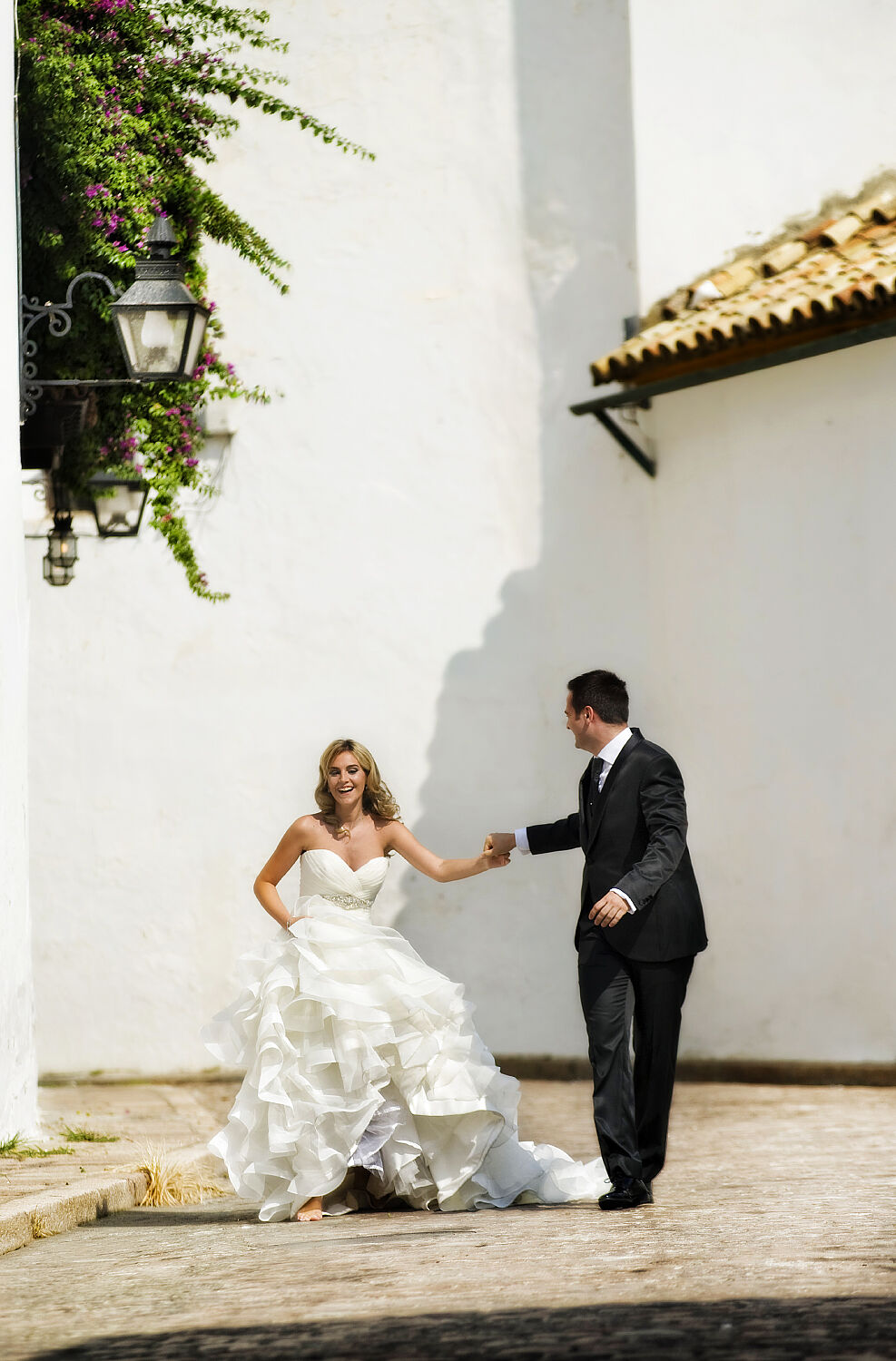 Fraco fotografía - pareja-novios-corriendo-cuesta-bailio-boda-documental-cordoba-ts20260721080921662801.jpg