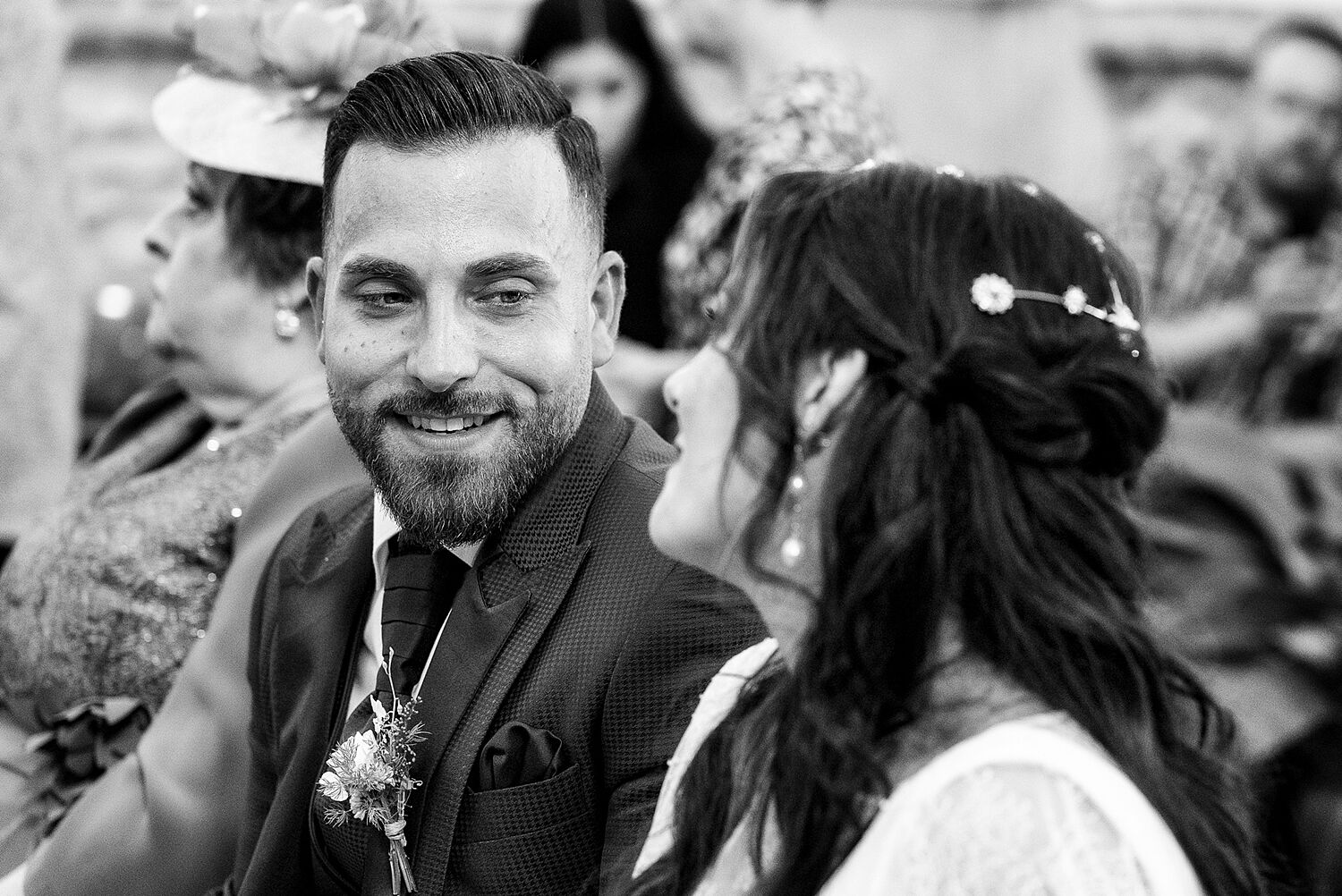 Fraco fotografía - fotografia-bodas-cordoba-mirada-novia-novia-emocion-iglesia-ts20260607123129782628.jpg