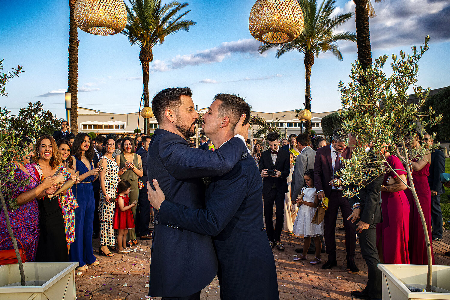 Fraco fotografía - fotografos-bodas-gay-cordoba-ceremonia-civil-hacienda-s-acute-cultura-novios-ts20260728202536250933.jpg