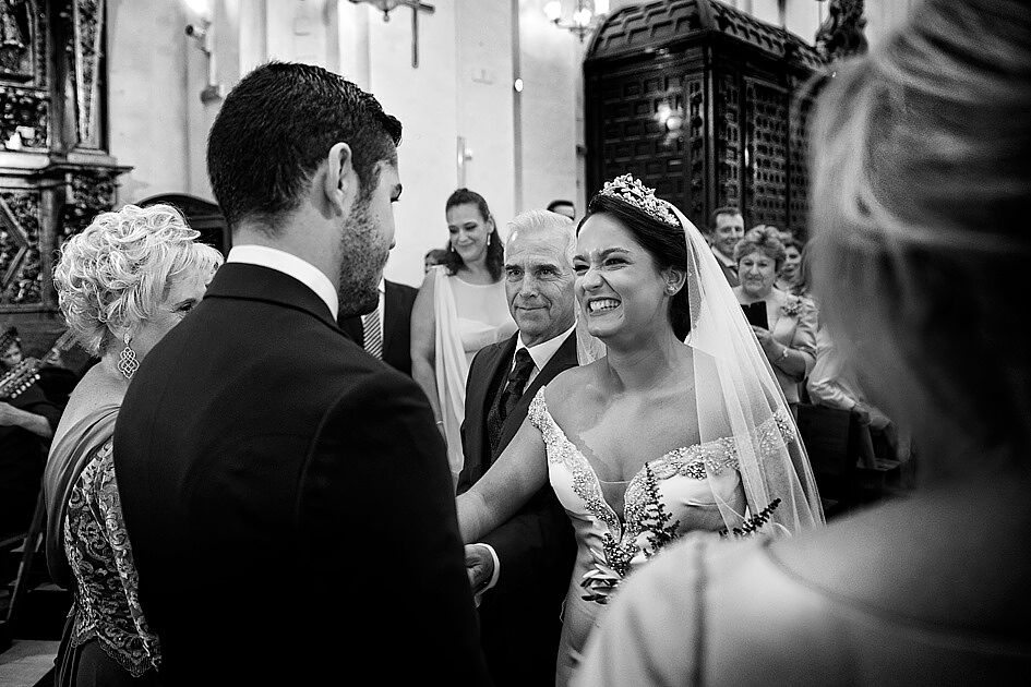 Fraco fotografía - entrada-de-la-novia-a-la-iglesia-9-ts20250922103802341831.jpg