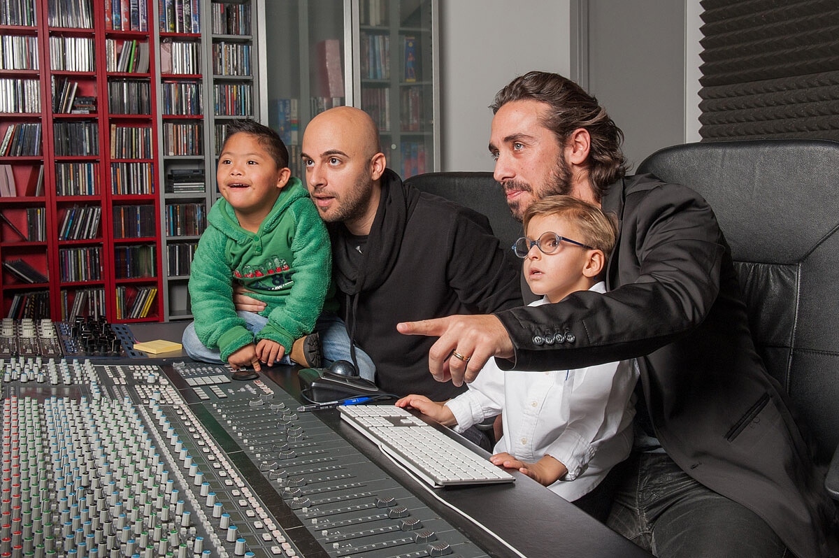 Fotografo_de_Bodas_Madrid_Sergio_Reyes_Calendario_Solidario_Grupo_Amas_Cristian_Varela_DJ_Uner_011