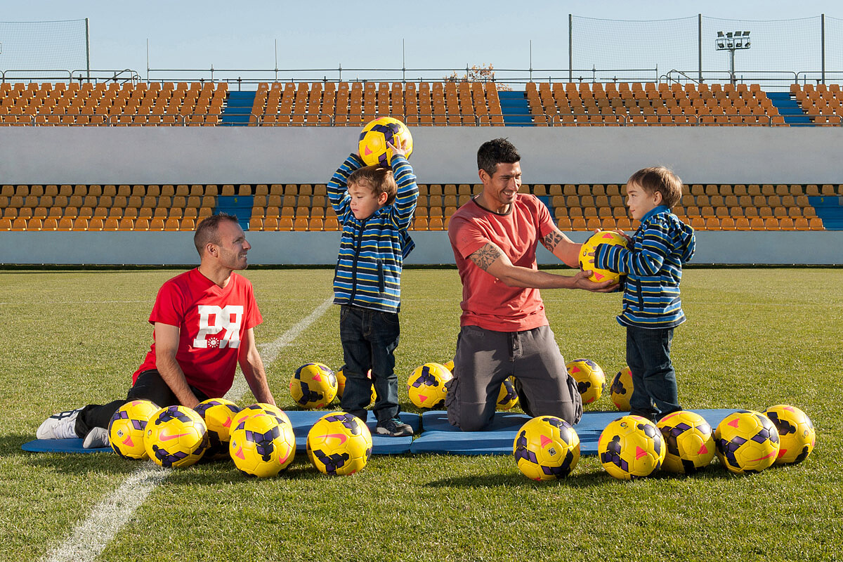 Fotografo_de_Bodas_Madrid_Sergio_Reyes_Calendario_Solidario_Grupo_Amas_Futbolistas_Agrupacion_Deportiva_Alcorcon_Juli_Nagore_001