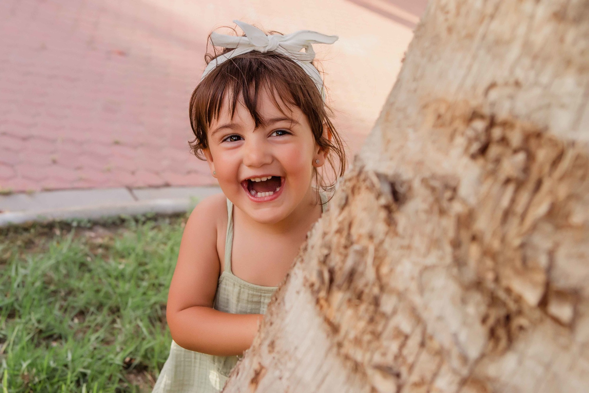 Fotografos de familia Málaga,sesion fotos exterior parque de la bateria 18