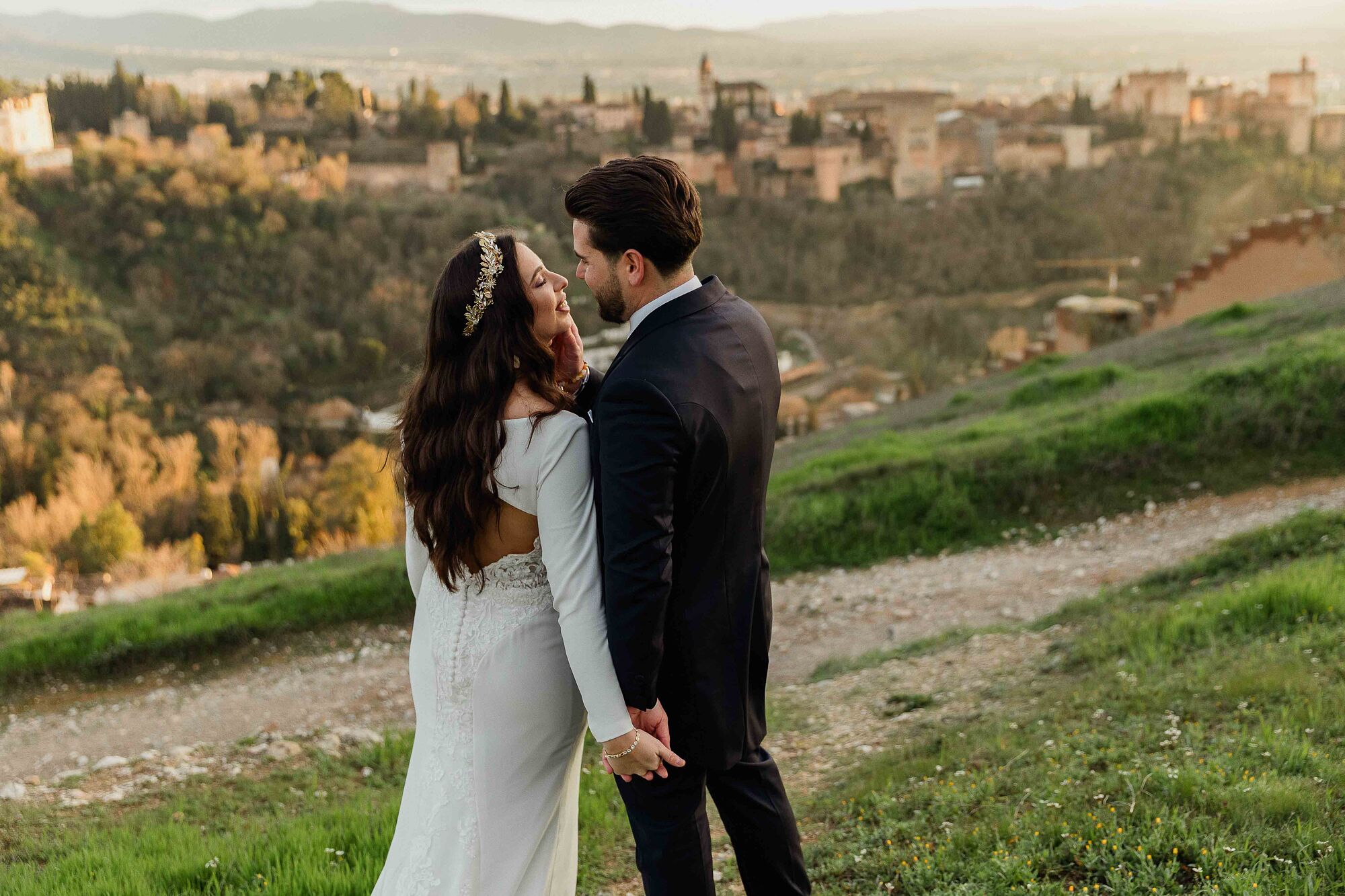 fotógrafo de bodas en Granada--fotografía de boda en Granada--postboda en el Albaicín--reportaje postboda en Granada--destination wedding Granada--sesión de fotos en Granada--fotógrafo de bodas e