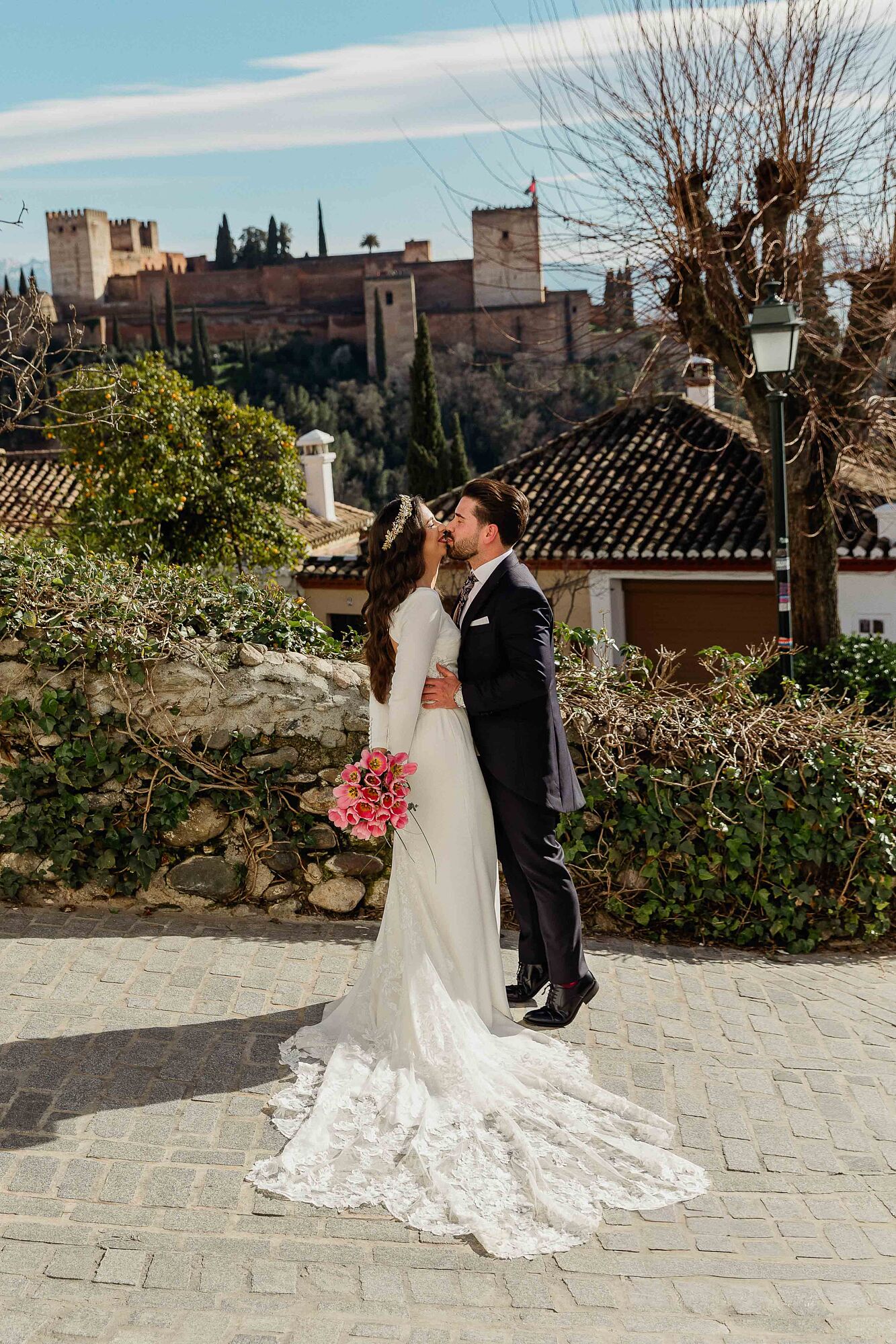 fotógrafo de bodas en Granada--fotografía de boda en Granada--postboda en el Albaicín--reportaje postboda en Granada--destination wedding Granada--sesión de fotos en Granada--fotógrafo de bodas e