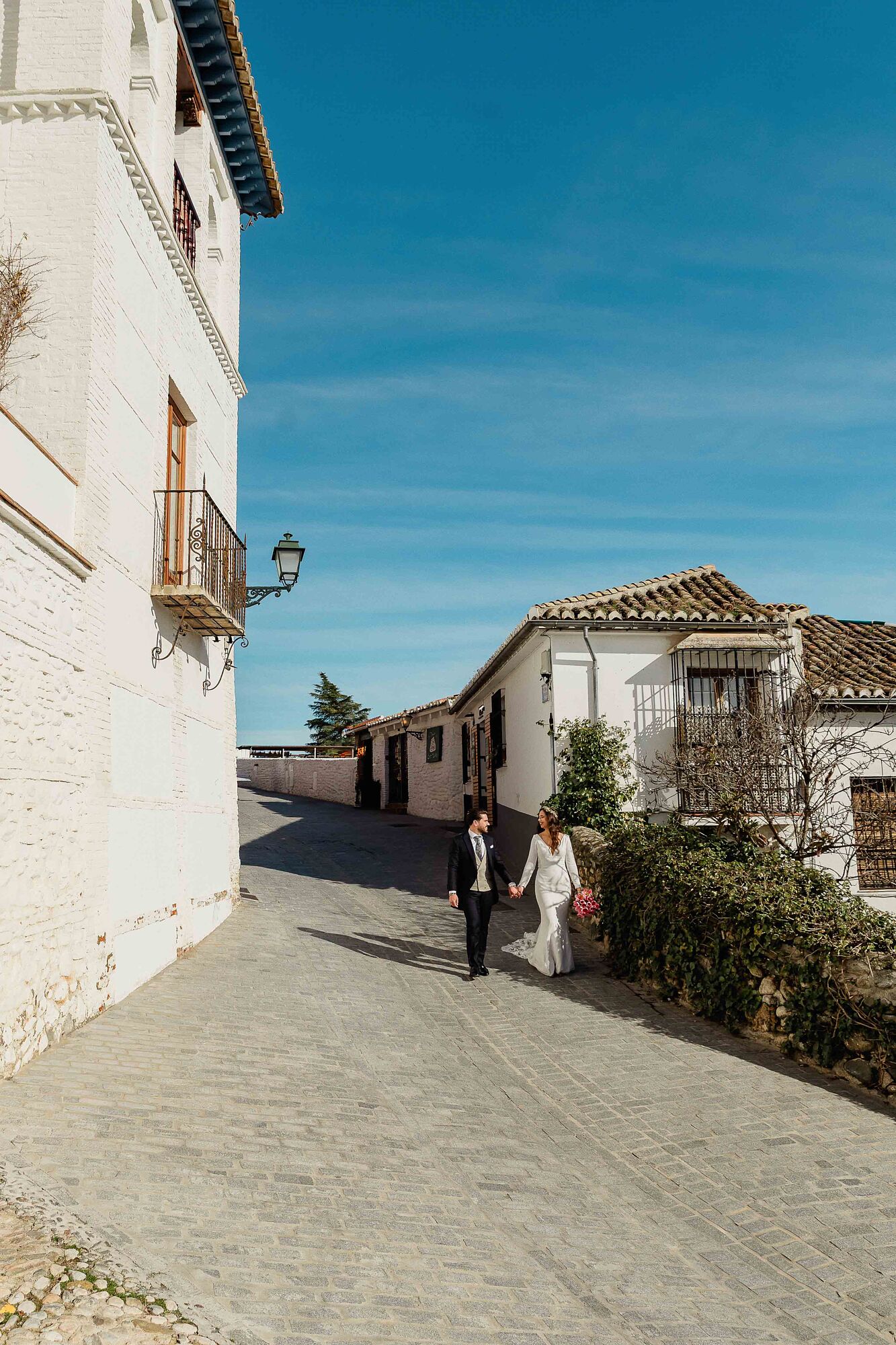 fotógrafo de bodas en Granada--fotografía de boda en Granada--postboda en el Albaicín--reportaje postboda en Granada--destination wedding Granada--sesión de fotos en Granada--fotógrafo de bodas e