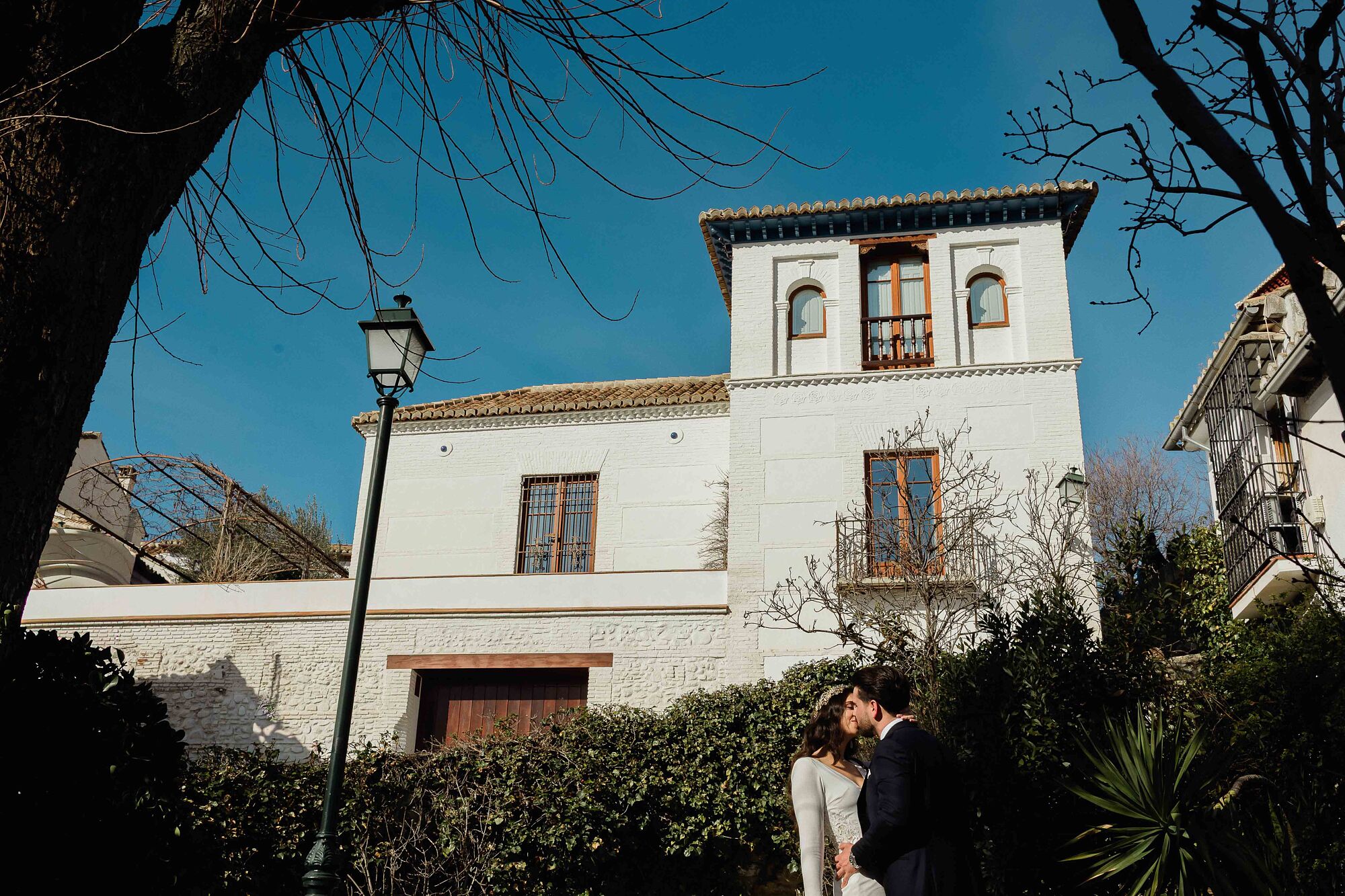 fotógrafo de bodas en Granada--fotografía de boda en Granada--postboda en el Albaicín--reportaje postboda en Granada--destination wedding Granada--sesión de fotos en Granada--fotógrafo de bodas e