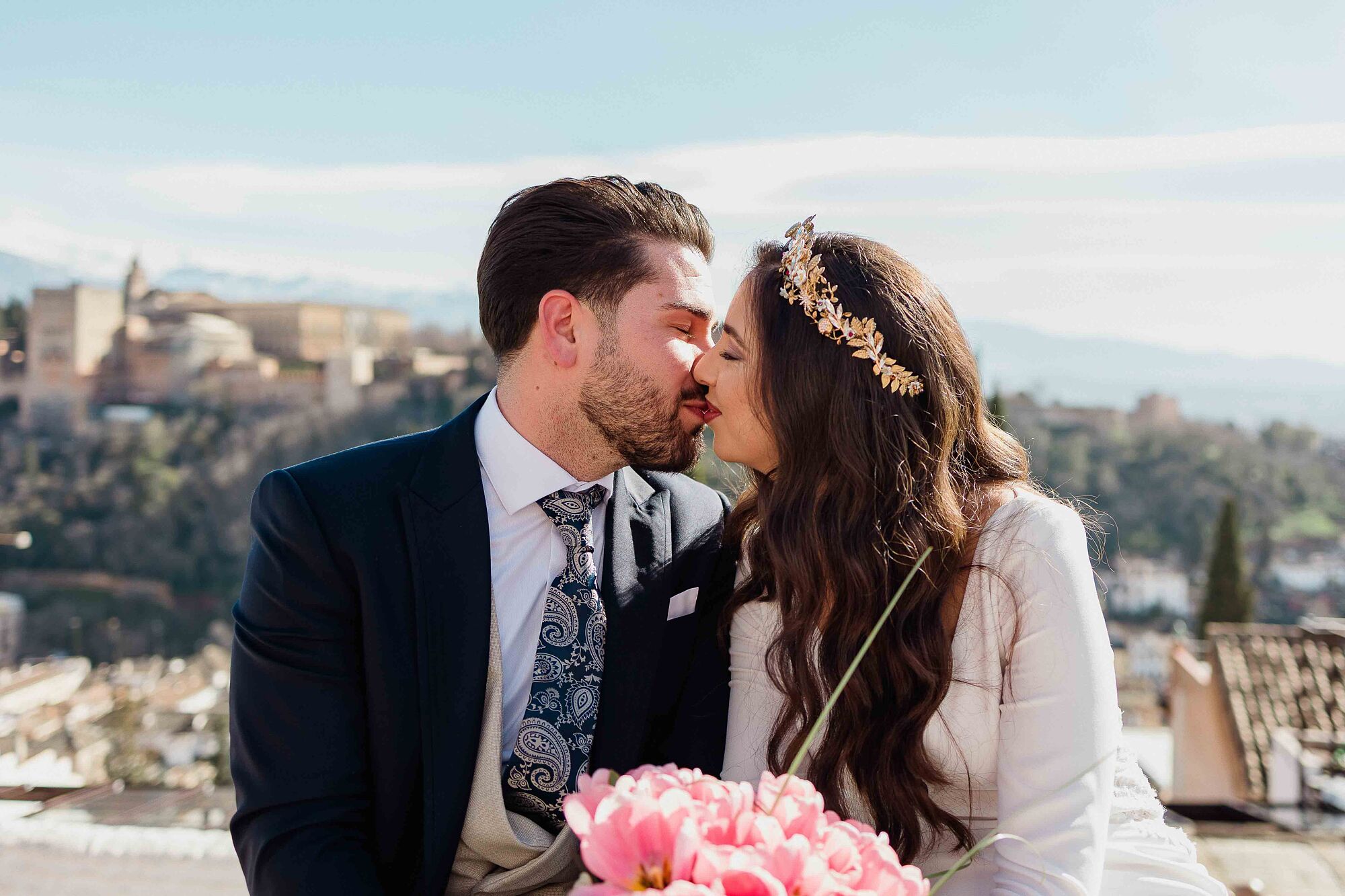 fotógrafo de bodas en Granada--fotografía de boda en Granada--postboda en el Albaicín--reportaje postboda en Granada--destination wedding Granada--sesión de fotos en Granada--fotógrafo de bodas e