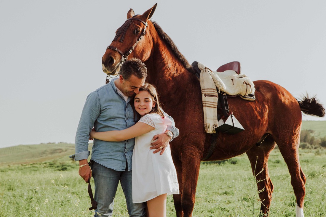 Fotografos de comunion en exteriores Málaga reportaje comunion con caballos 09