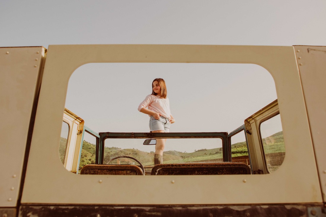 Fotografos de comunion en exteriores Málaga reportaje comunion con caballos 04