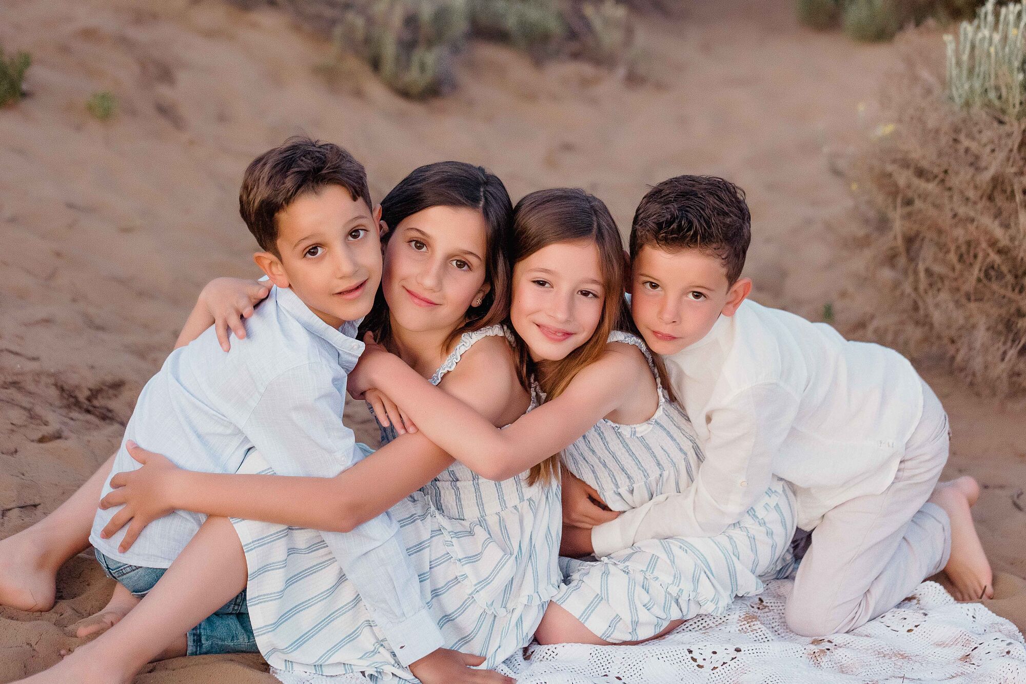 Sesion fotos familia campo Malaga con niños y familia_-12