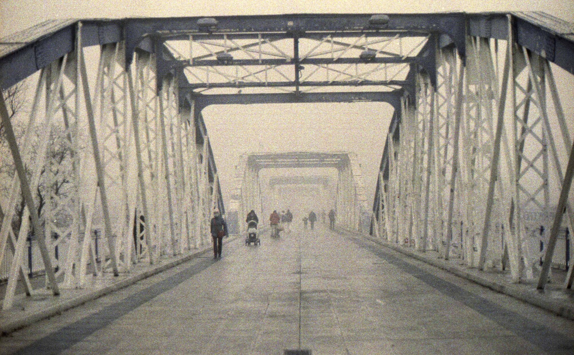 La Niebla - Zaragotham El Puente de Hierro