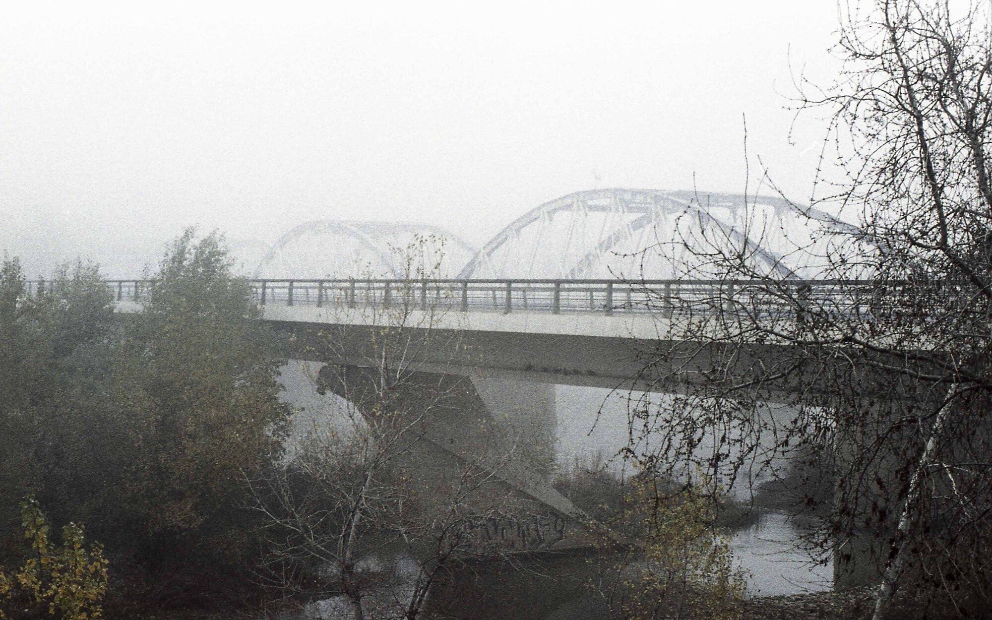 La Niebla - Zaragotham El Puente de hierro
