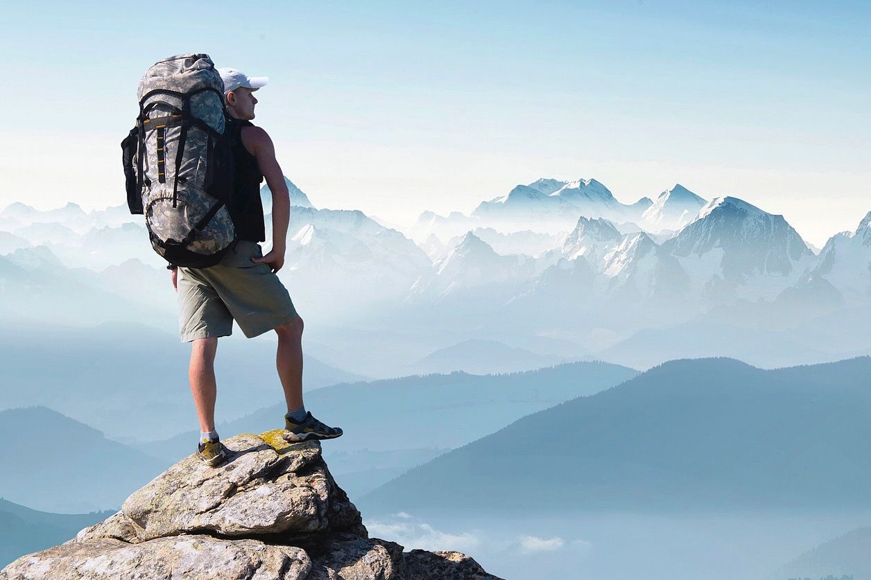 Trekking Fotografico - mountains-men-507929.jpg
