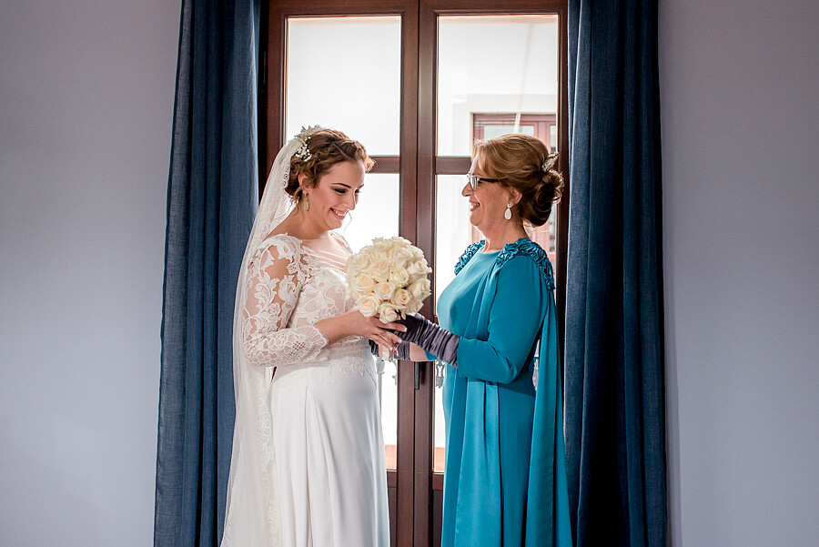 fotografo-boda-antequera-con-lluvia-sevilla-marzo-documental-rito-velas 22