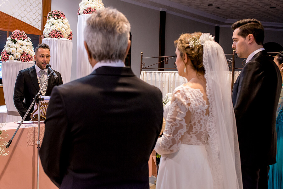 fotografo-boda-antequera-con-lluvia-sevilla-marzo-documental-rito-velas 31