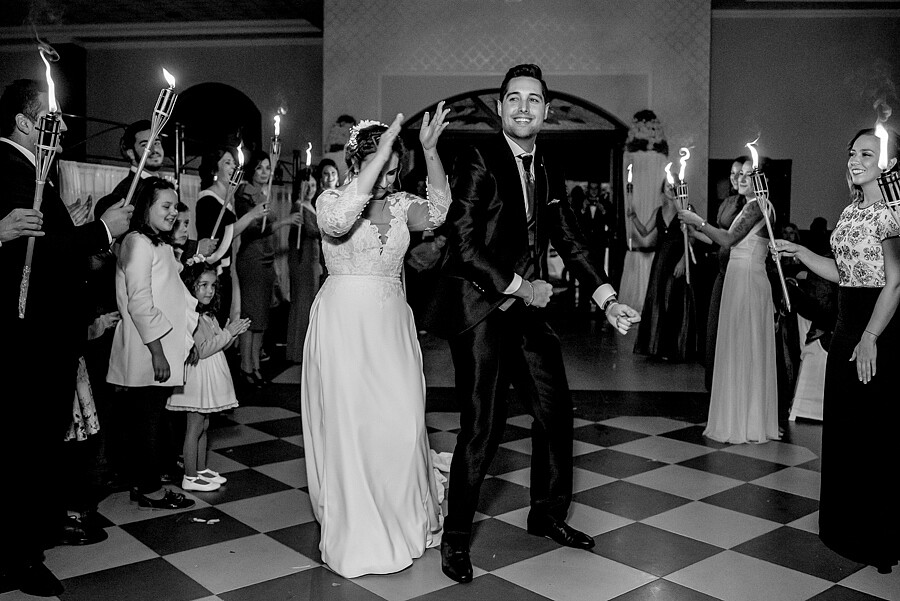 fotografo-boda-antequera-con-lluvia-sevilla-marzo-documental-rito-velas 60