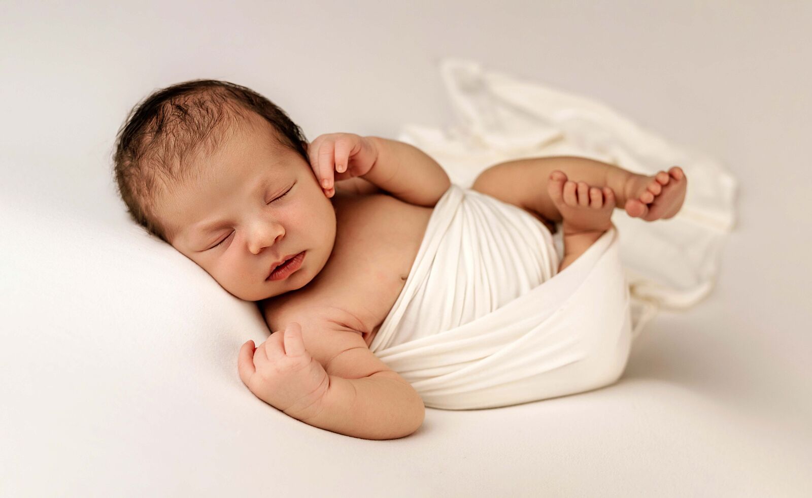 Calafell Photography - new-born-hugo-20-06-25-eva-521-ts20250714144720269469.jpg