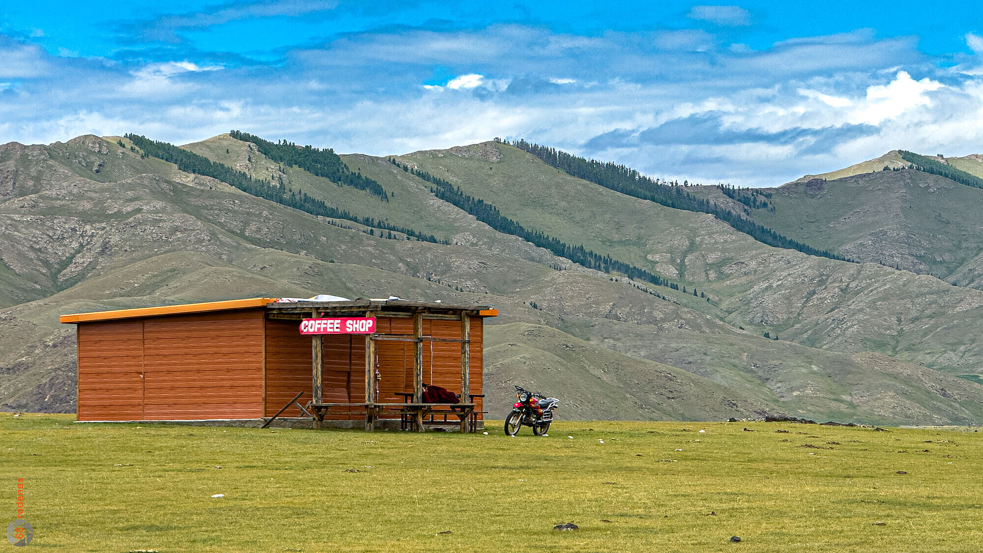Mongolia - on the road