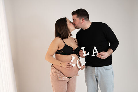 EMBARAZO DEBORA Y MANUEL