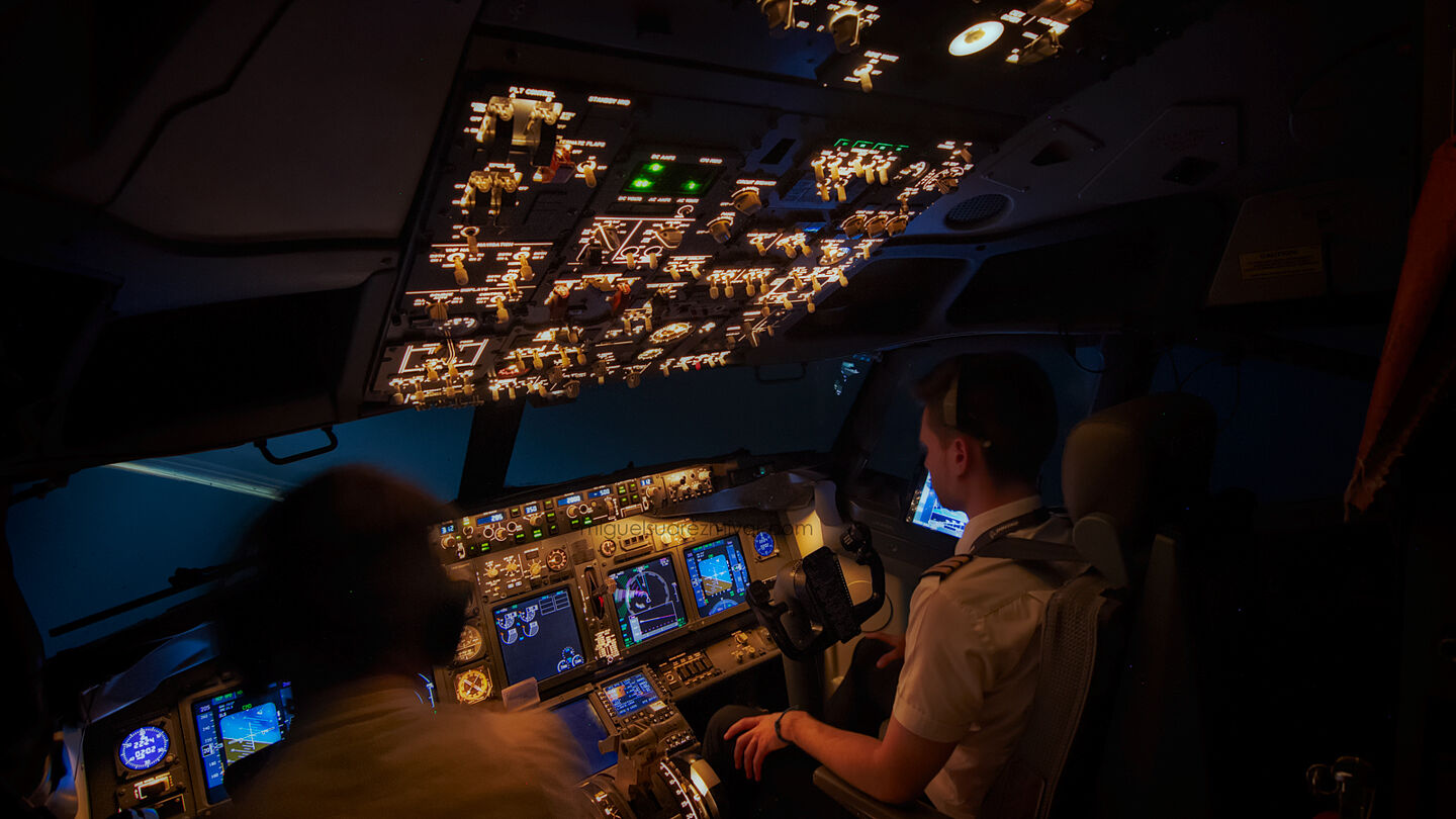 My office: Boeing 737