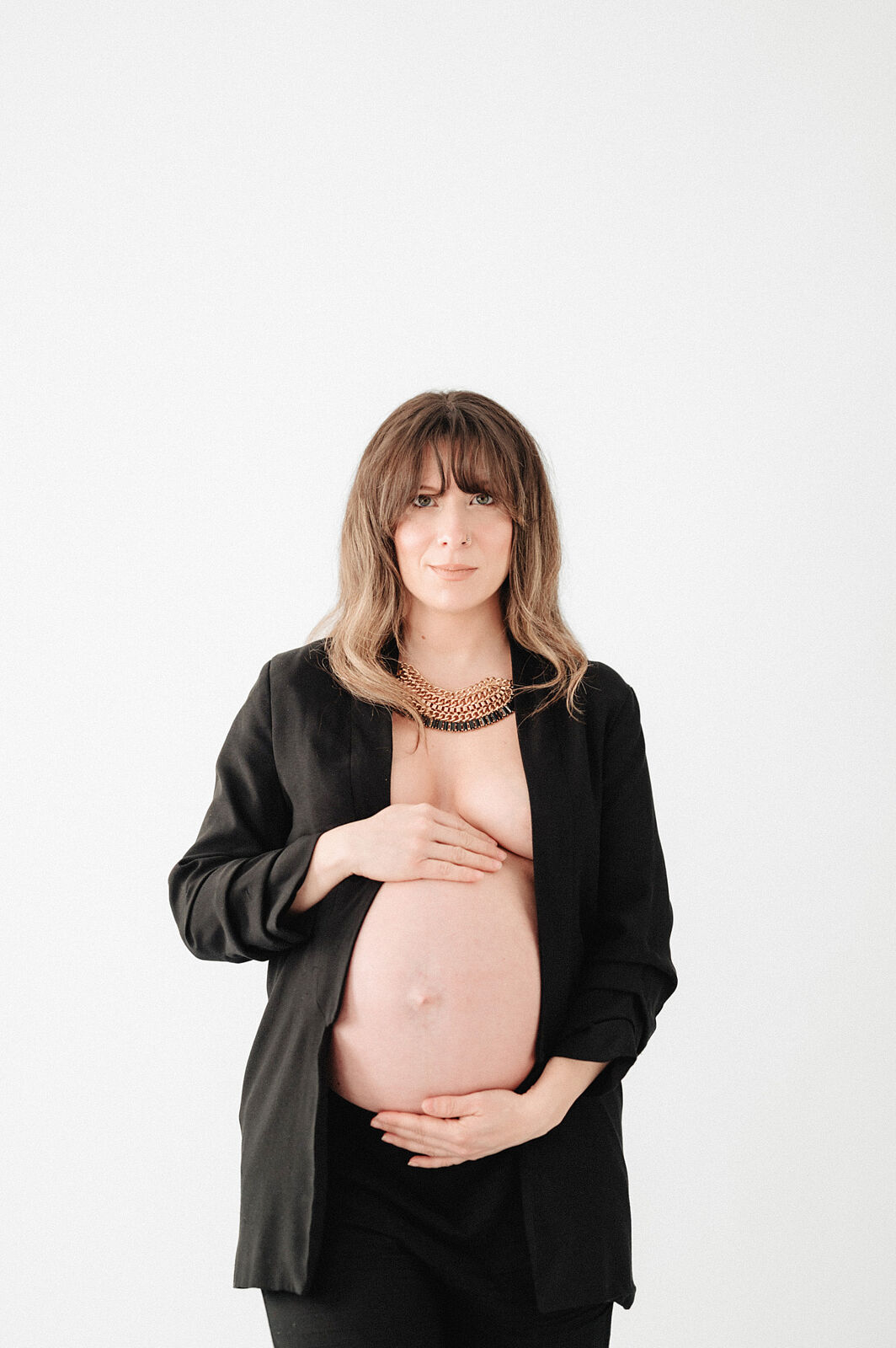 Fran Ortiz Retratista - sesion-embarazo-en-estudio-en-granada-ts20260108084516884002.jpg