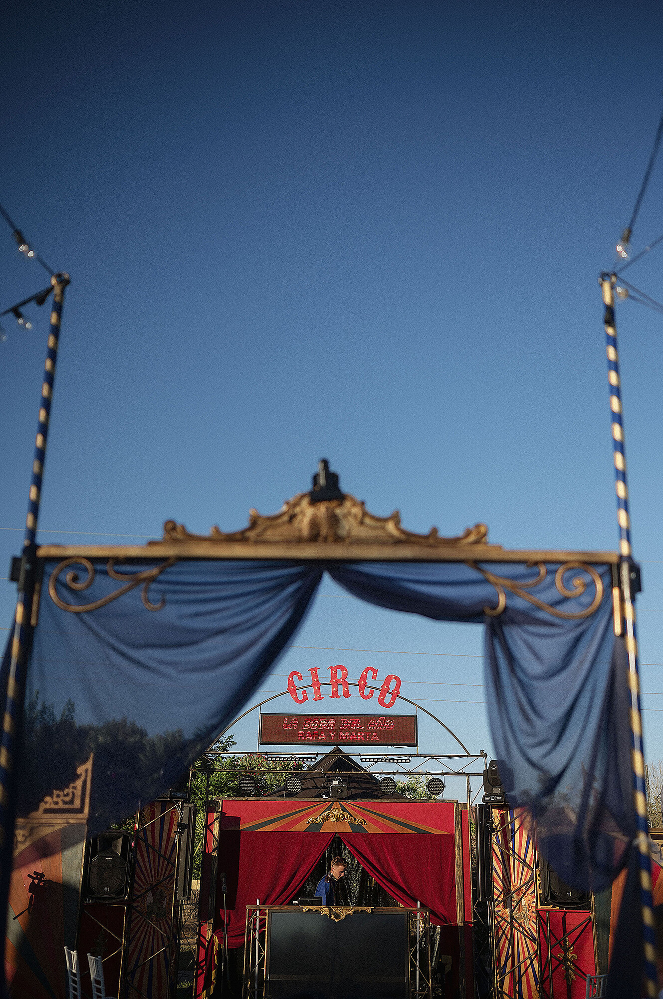 boda-circo-temática-fotografo-fran-ortiz-retratista-Raf-mesa-espectáculos-026