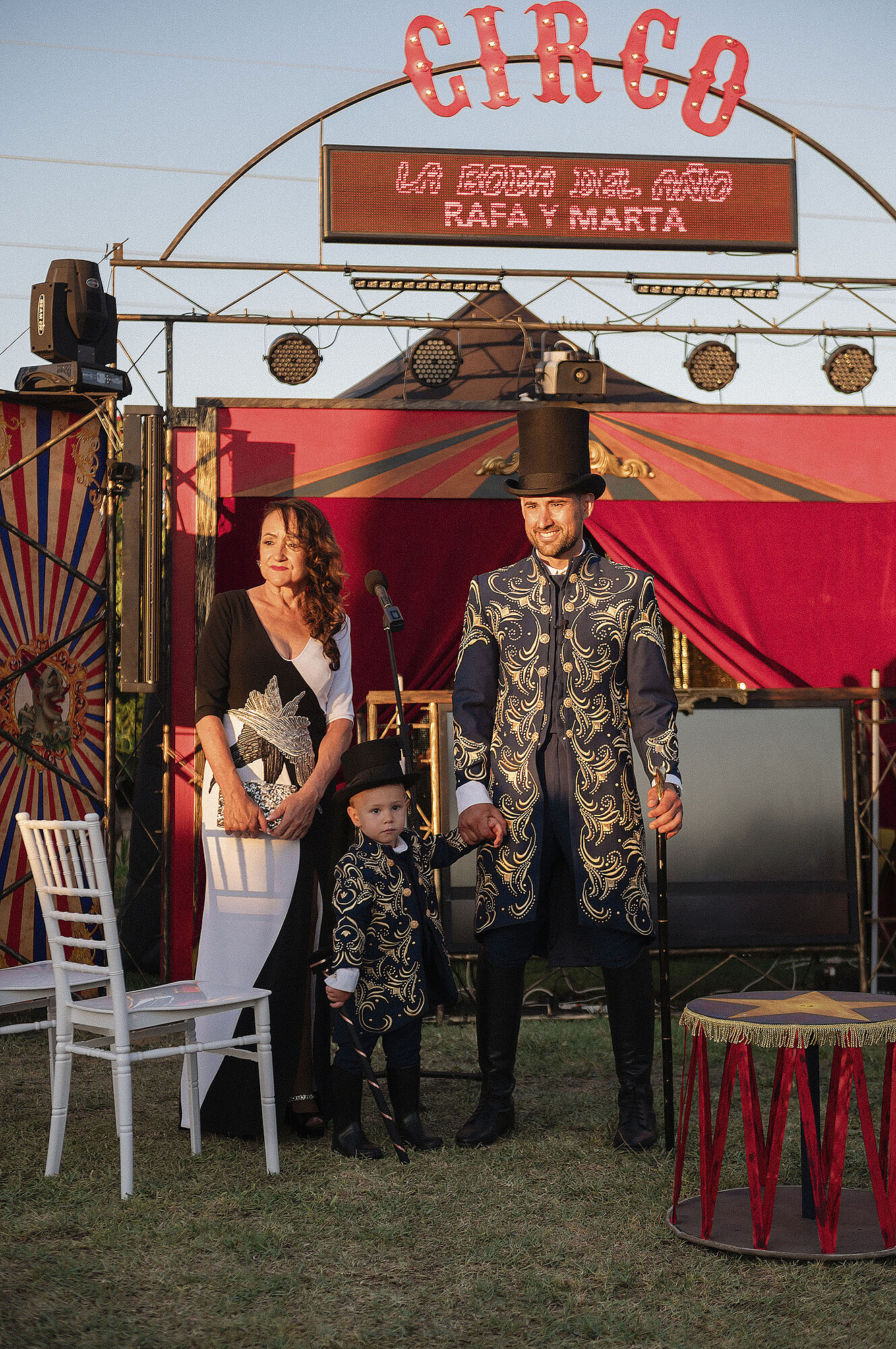 boda-circo-temática-fotografo-fran-ortiz-retratista-Raf-mesa-espectáculos-031