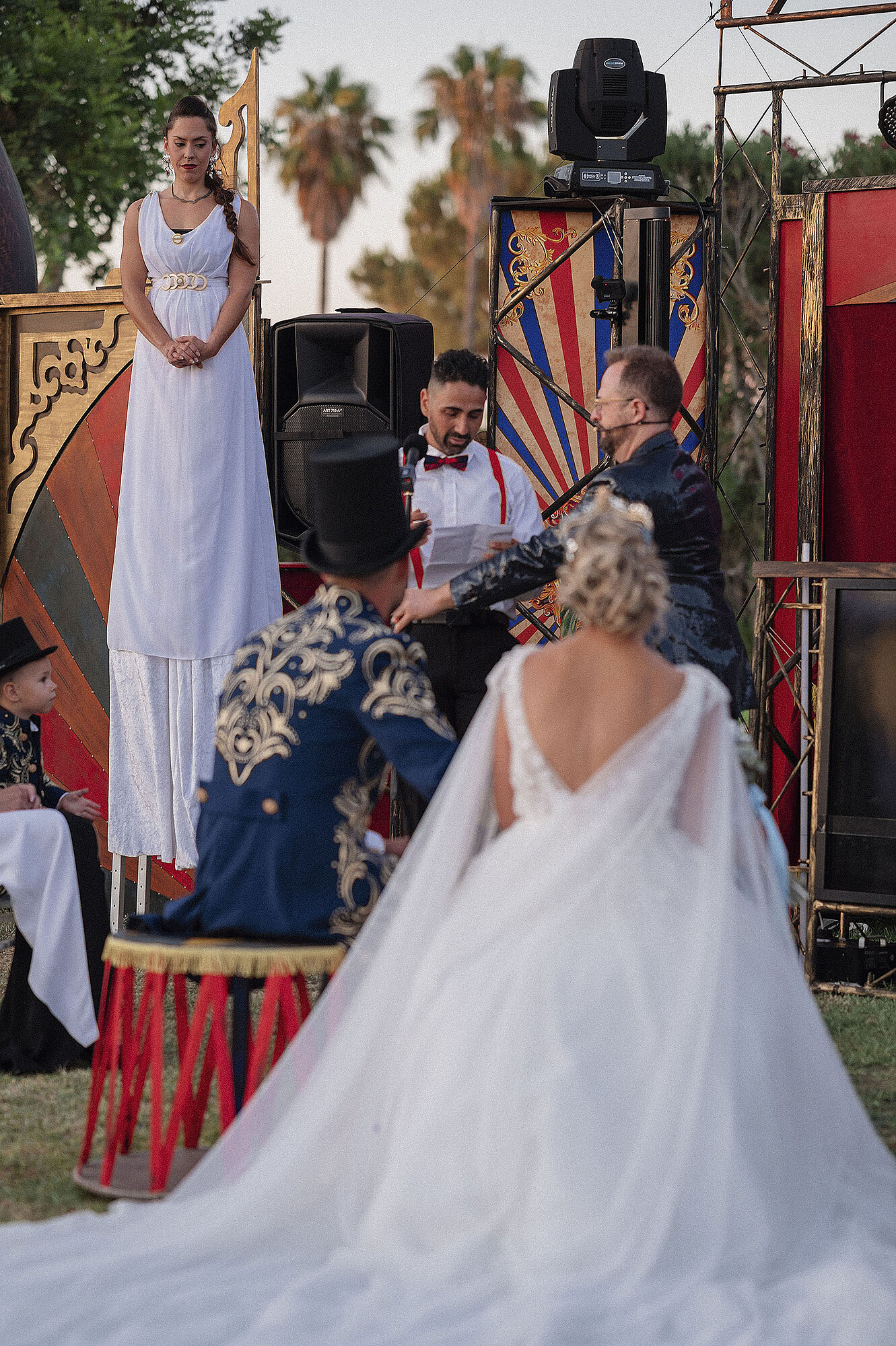 boda-circo-temática-fotografo-fran-ortiz-retratista-Raf-mesa-espectáculos-034